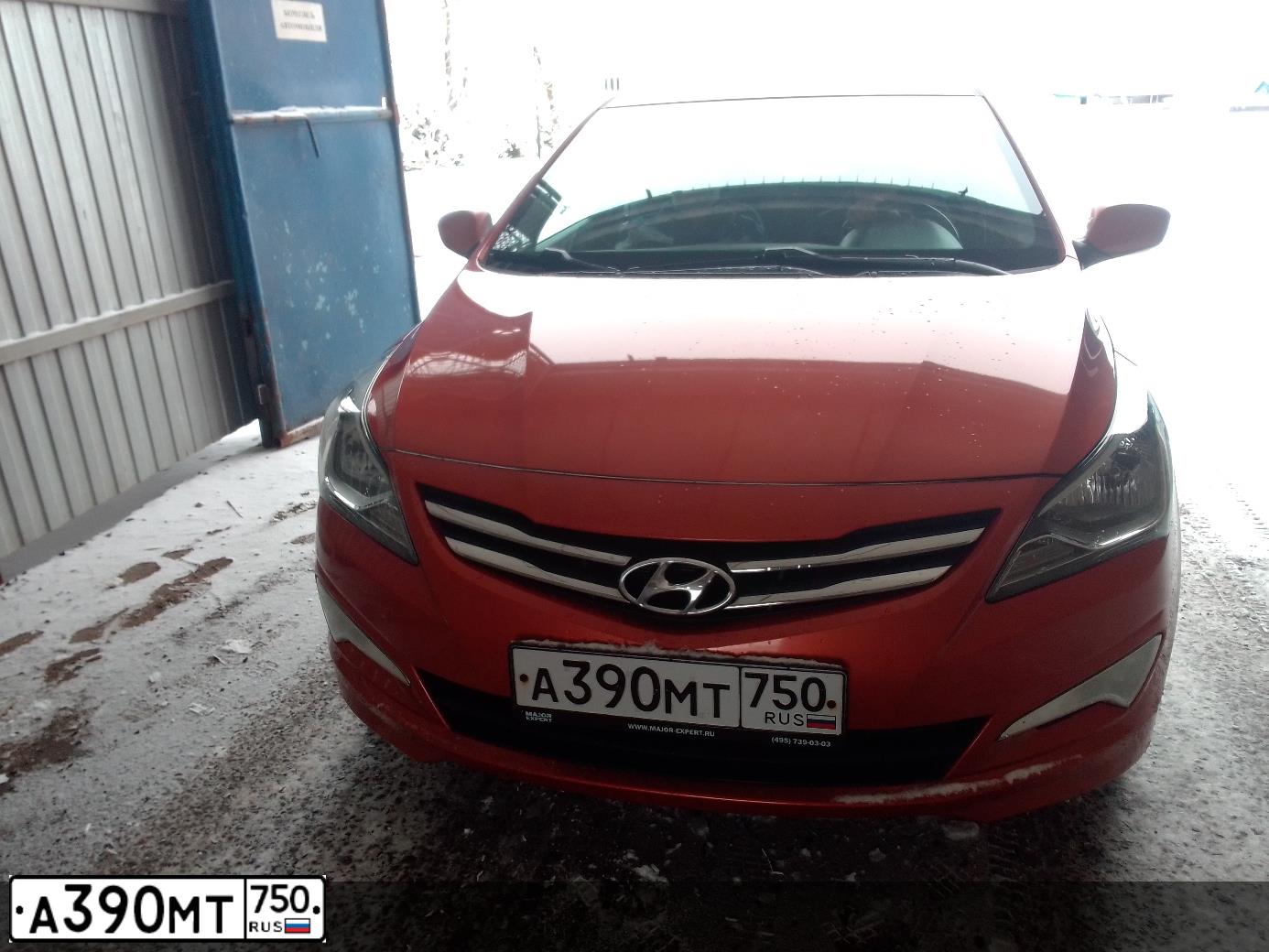 Фото автомобиля HYUNDAI SOLARIS, 2015 — госномер Т442ВХ193. Цвет: Оранжевый