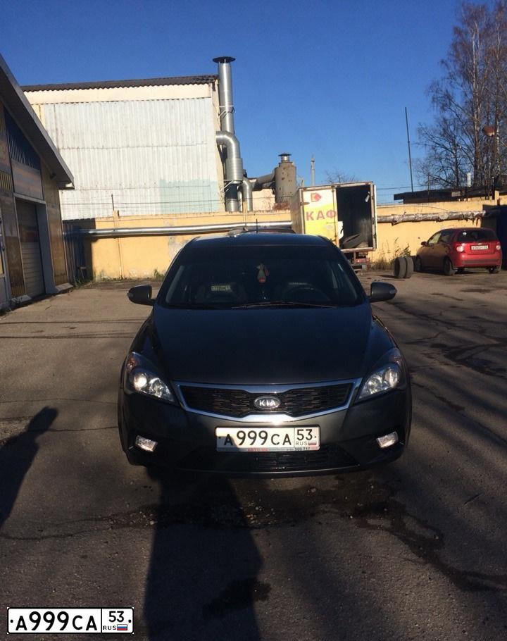 Фото автомобиля TOYOTA CAMRY, 2012 — госномер А999СА53. Цвет: СЕРЕБРИСТЫЙ МЕТАЛЛИК