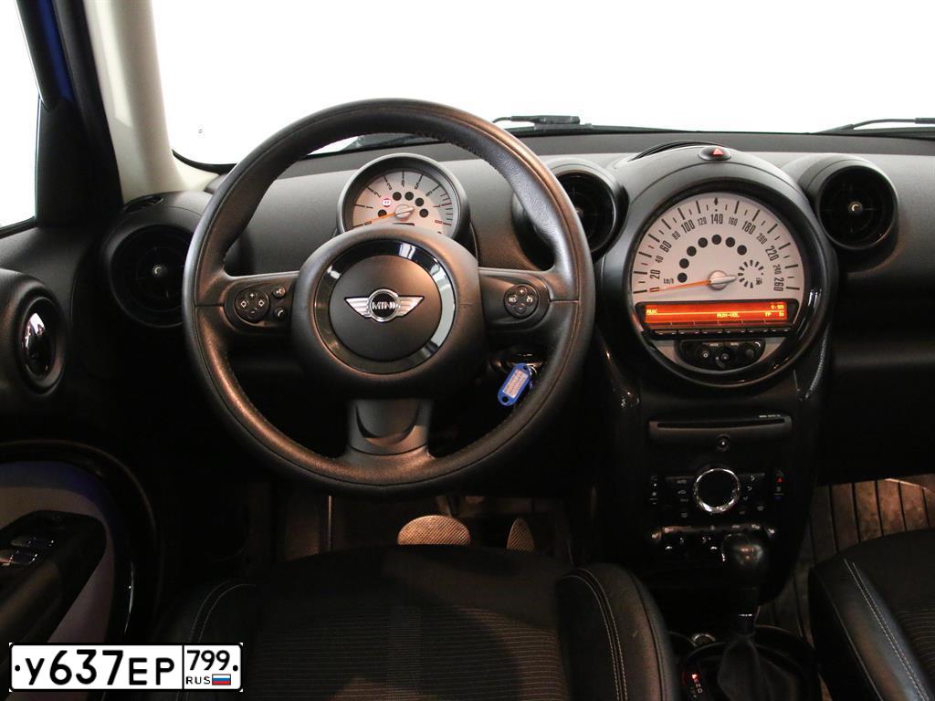 Фото автомобиля MINI COOPER, 2014 — госномер У533НС797. Цвет: голубой