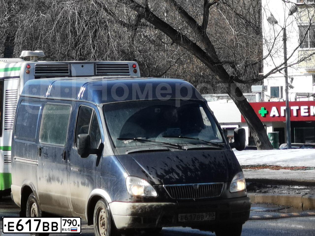 Фото автомобиля GAZ 2752 SOBOL, 2009 — госномер Е617ВВ790. Цвет: синий
