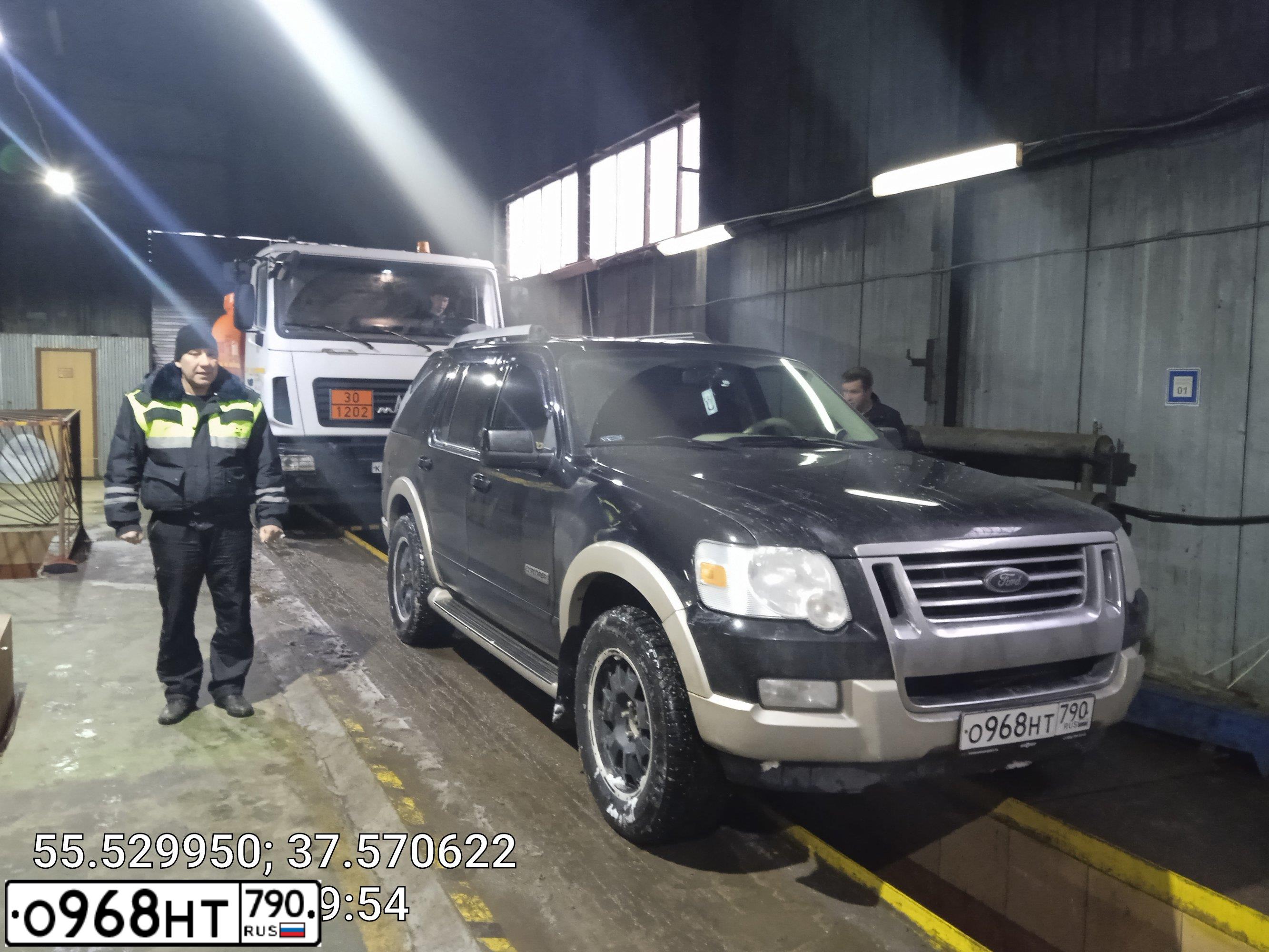 Фото автомобиля FORD EXPLORER, 2005. Цвет: ЧЕРНЫЙ