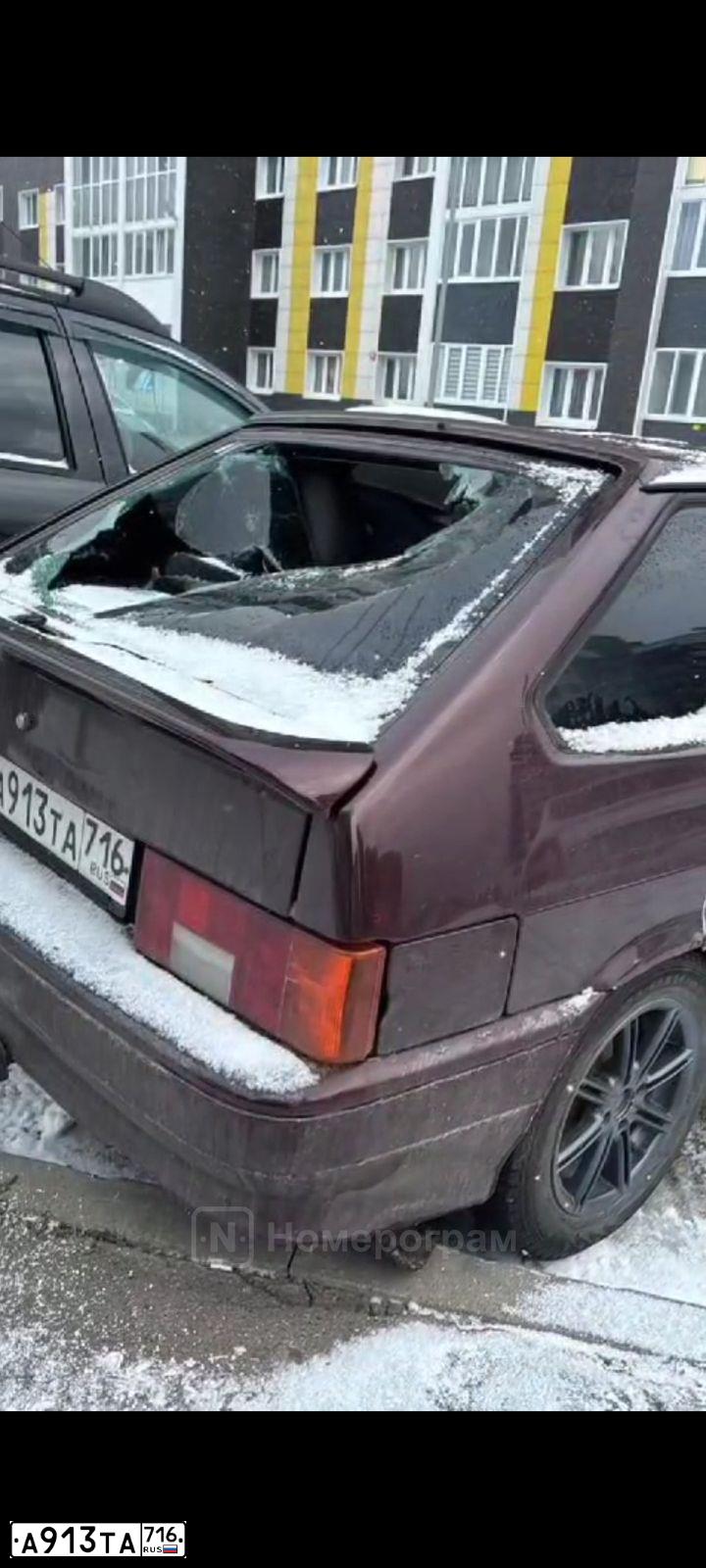 Фото автомобиля LADA 2114 SAMARA, 2012 — госномер А913ТА716. Цвет: ТЕМНО-ВИШНЕВЫЙ