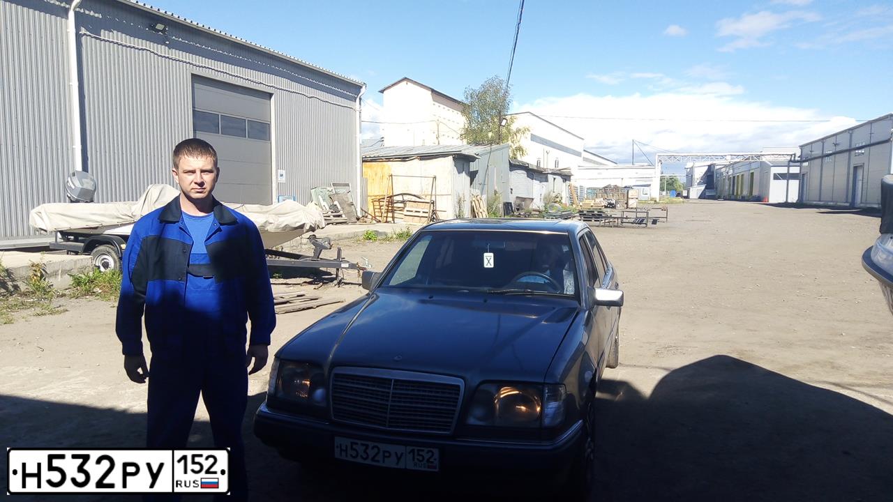Фото автомобиля MERCEDES E-KLASSE, 1991 — госномер Х183МУ37. Цвет: СЕРЫЙ