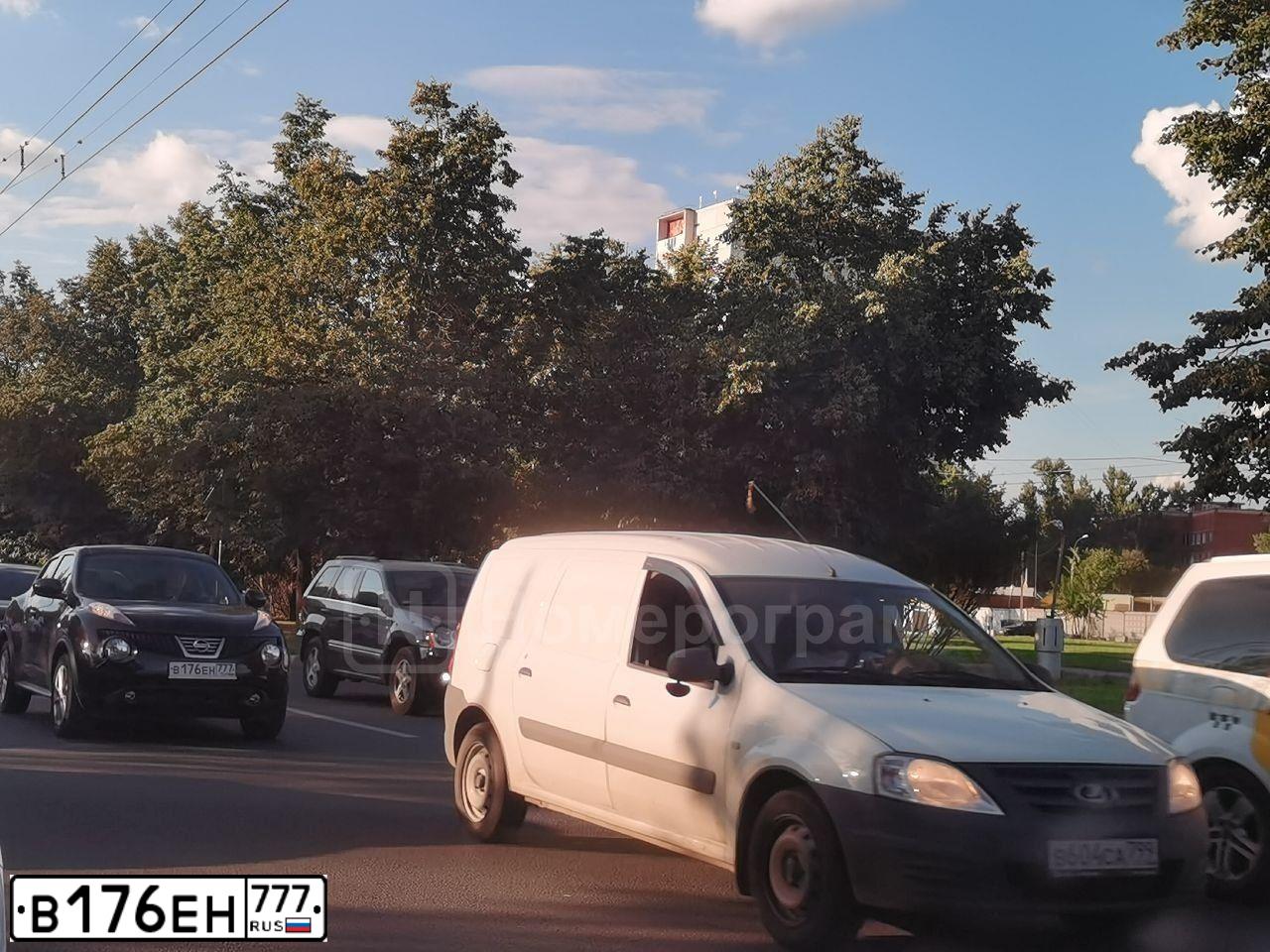 Фото автомобиля INFINITI QX80 /QX56/, 2008 — госномер У854ЕВ193. Цвет: Белый
