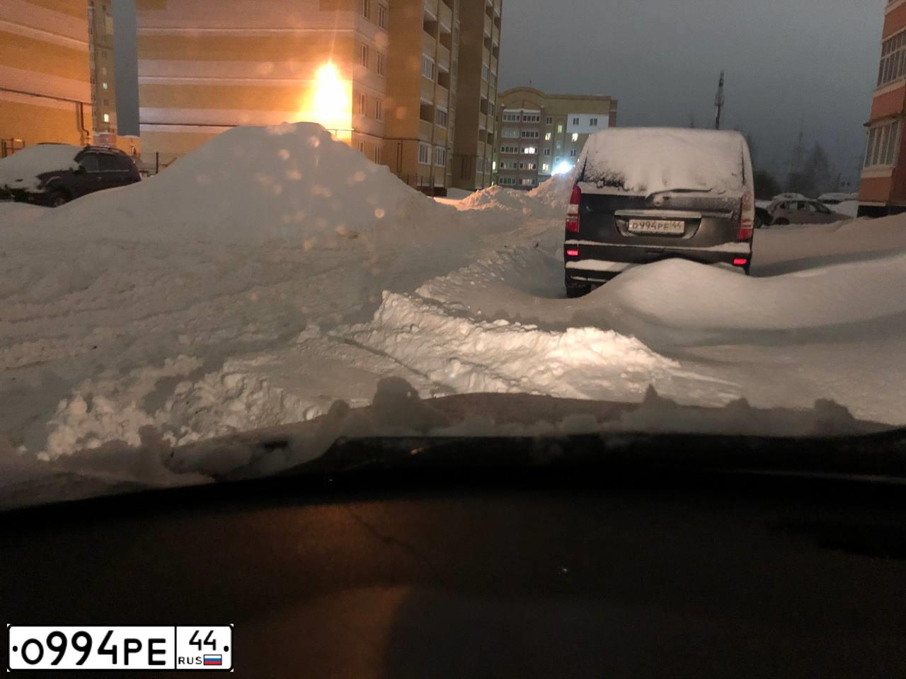 Фото автомобиля MERCEDES VIANO, 2011 — госномер О994РЕ44. Цвет: ЧЕРНЫЙ