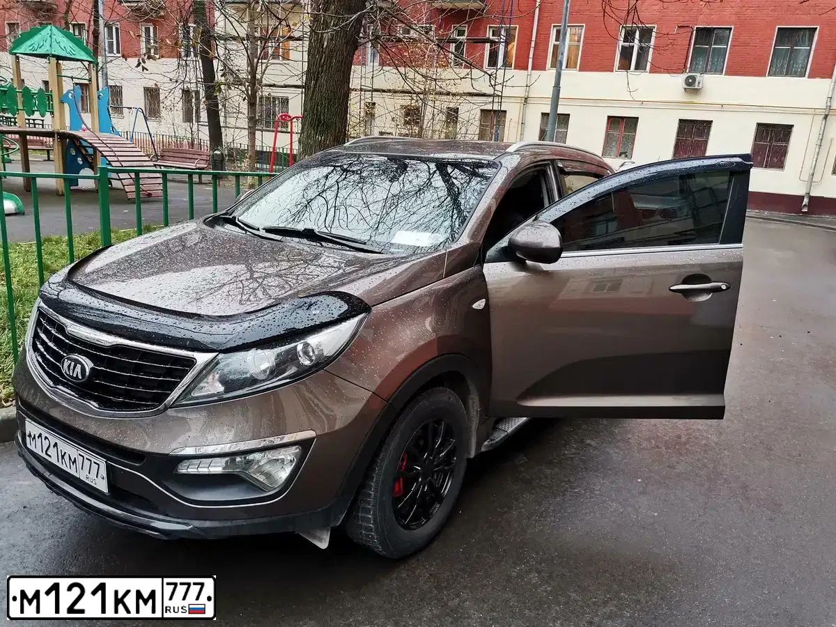 Фото автомобиля HYUNDAI SONATA, 2019 — госномер М121КМ777. Цвет: БЕЛЫЙ