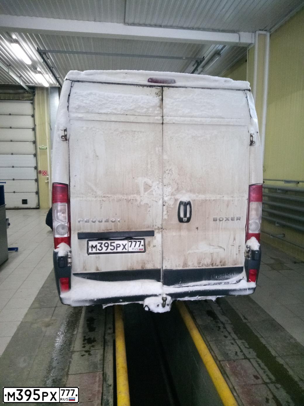 Фото автомобиля PEUGEOT BOXER, 2010 — госномер О173ОО33. Цвет: Белый