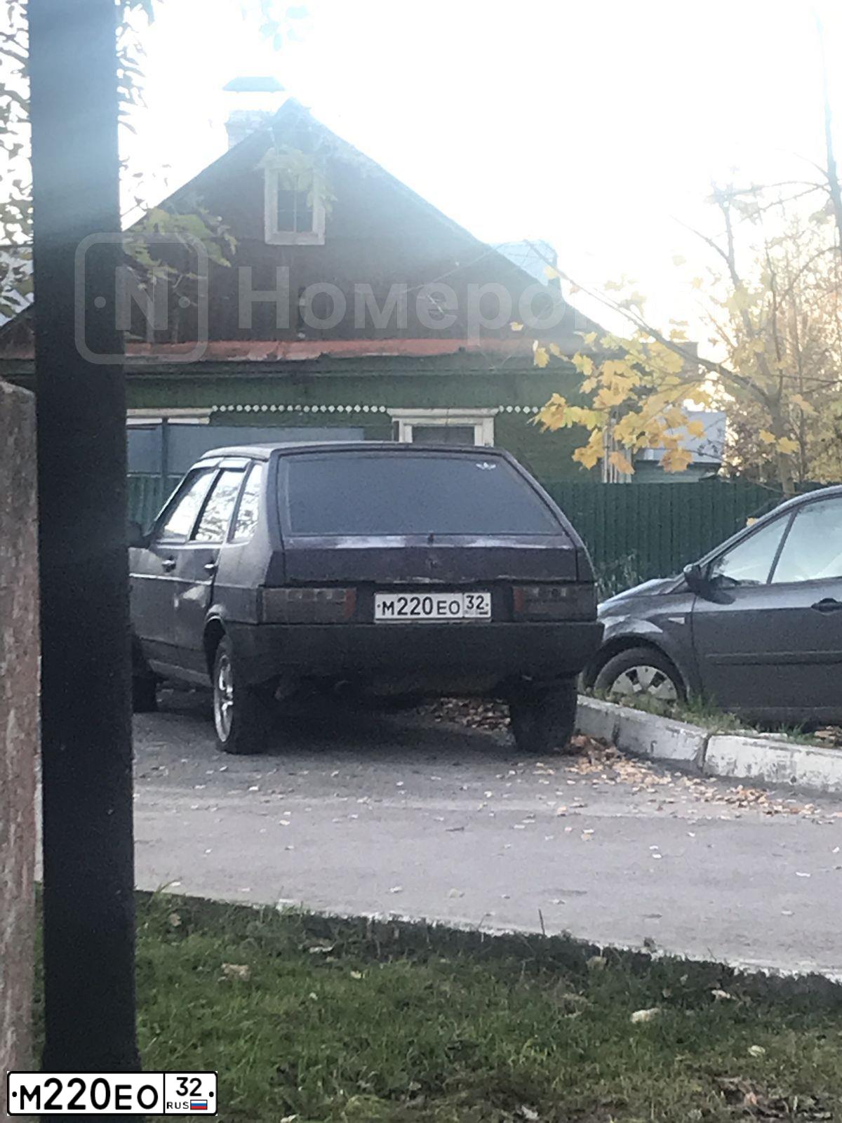Фото автомобиля LADA 2109 SAMARA, 1999 — госномер М220ЕО32. Цвет: ФИОЛЕТОВЫЙ