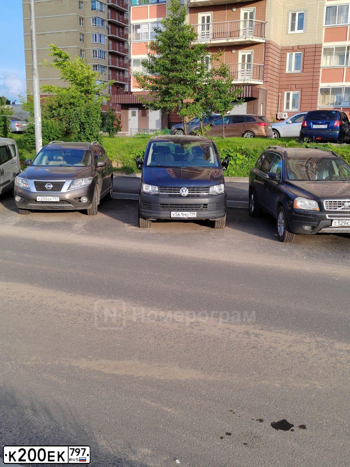 Фото автомобиля LADA 2107, 2006 — госномер К200ЕК797. Цвет: ЧЕРНЫЙ