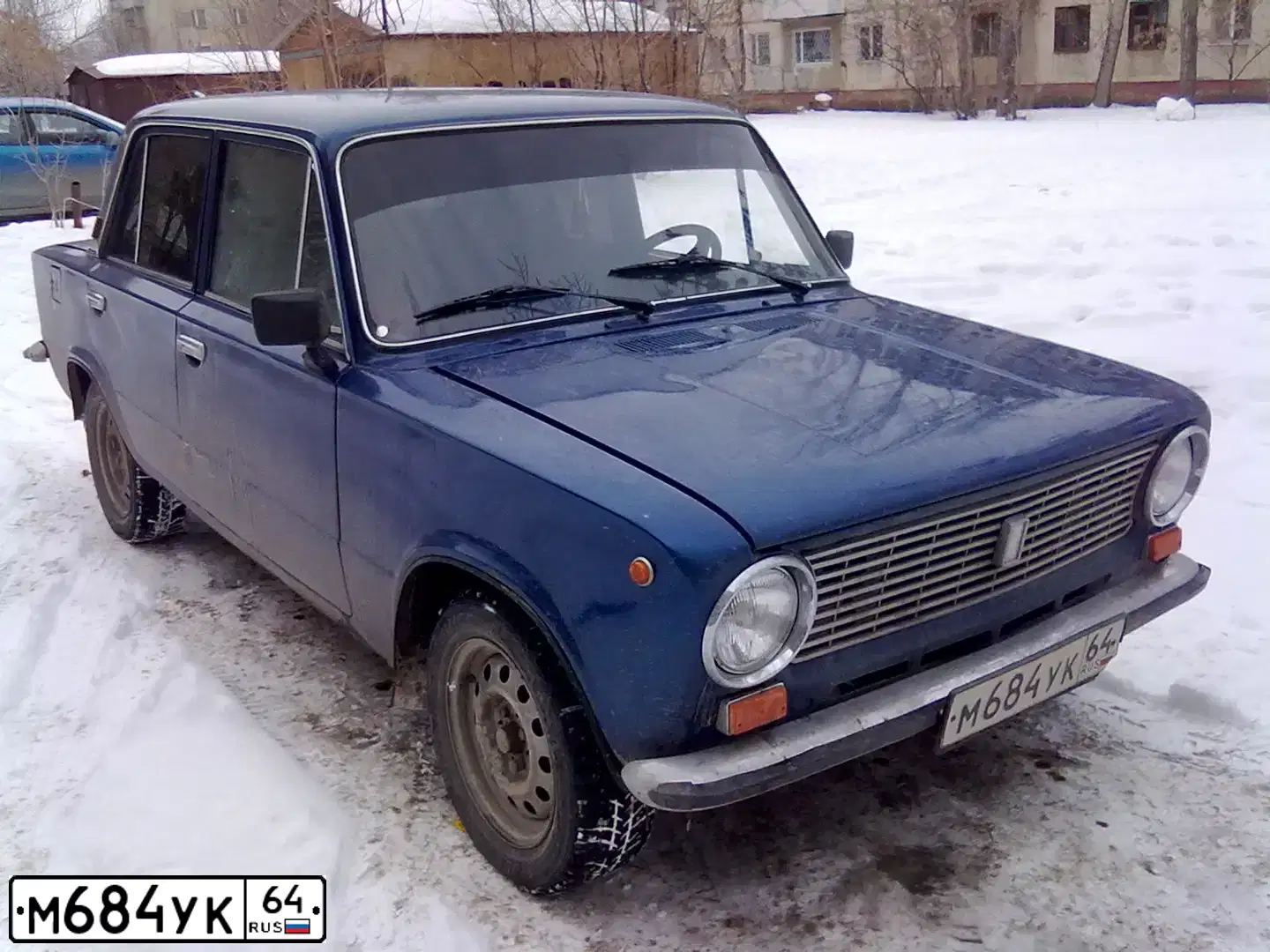 Фото автомобиля LADA 2121 NIVA, 1996 — госномер М684УК64. Цвет: Белый