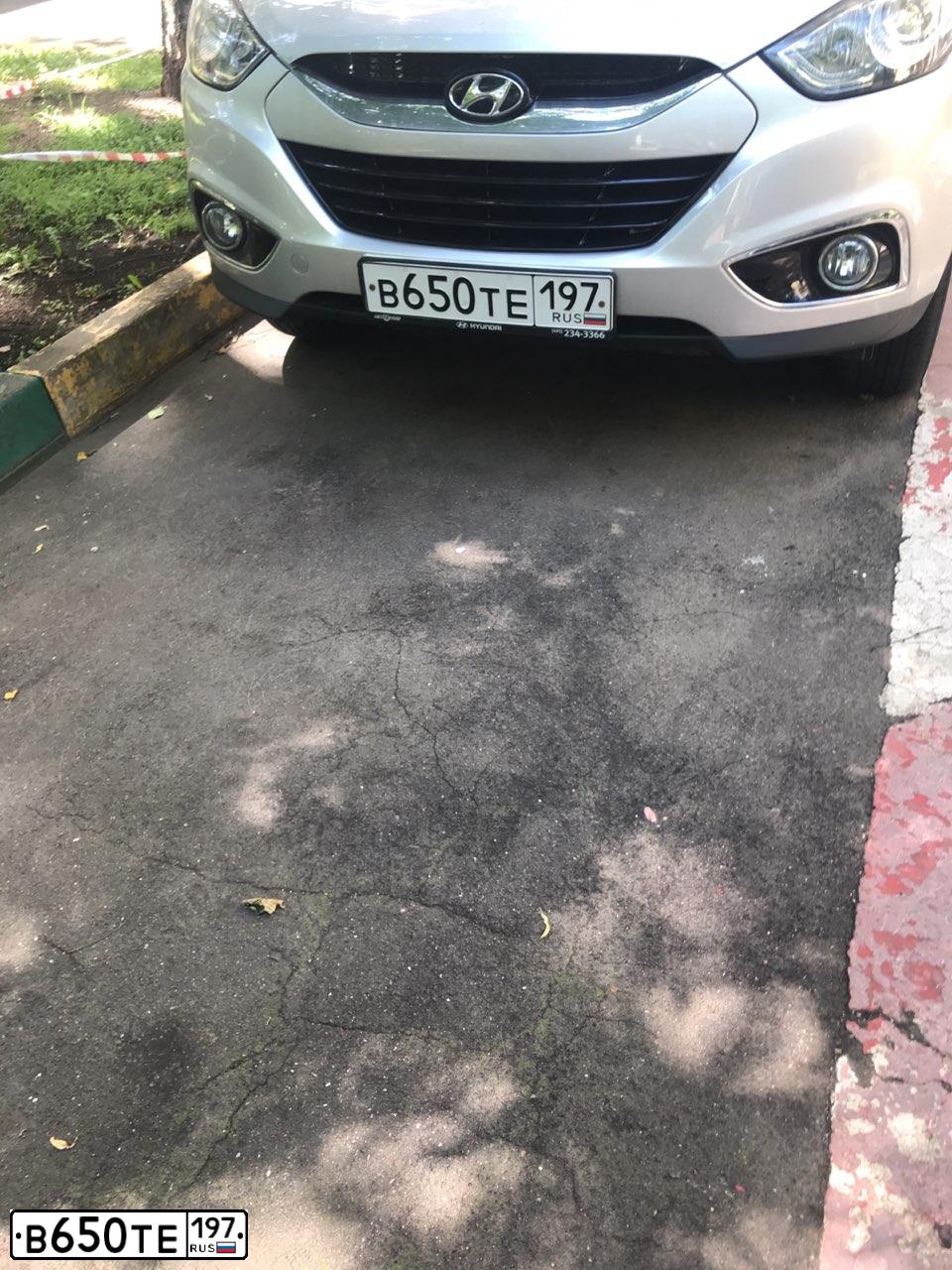 Фото автомобиля HYUNDAI IX35, 2012 — госномер В650ТЕ197. Цвет: СЕРЕБРИСТЫЙ