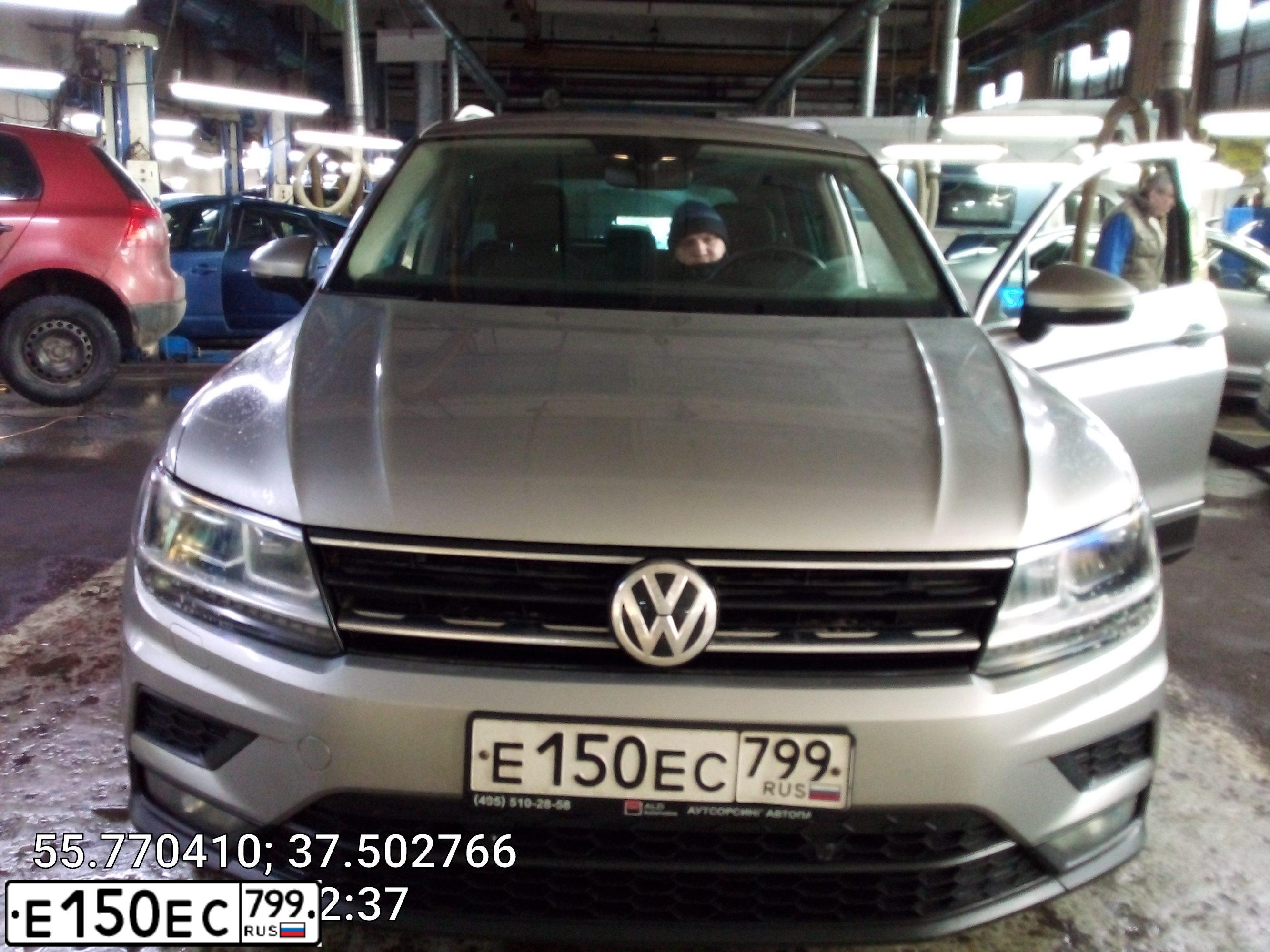 Фото автомобиля VOLKSWAGEN TIGUAN, 2018 — госномер У547РЕ152