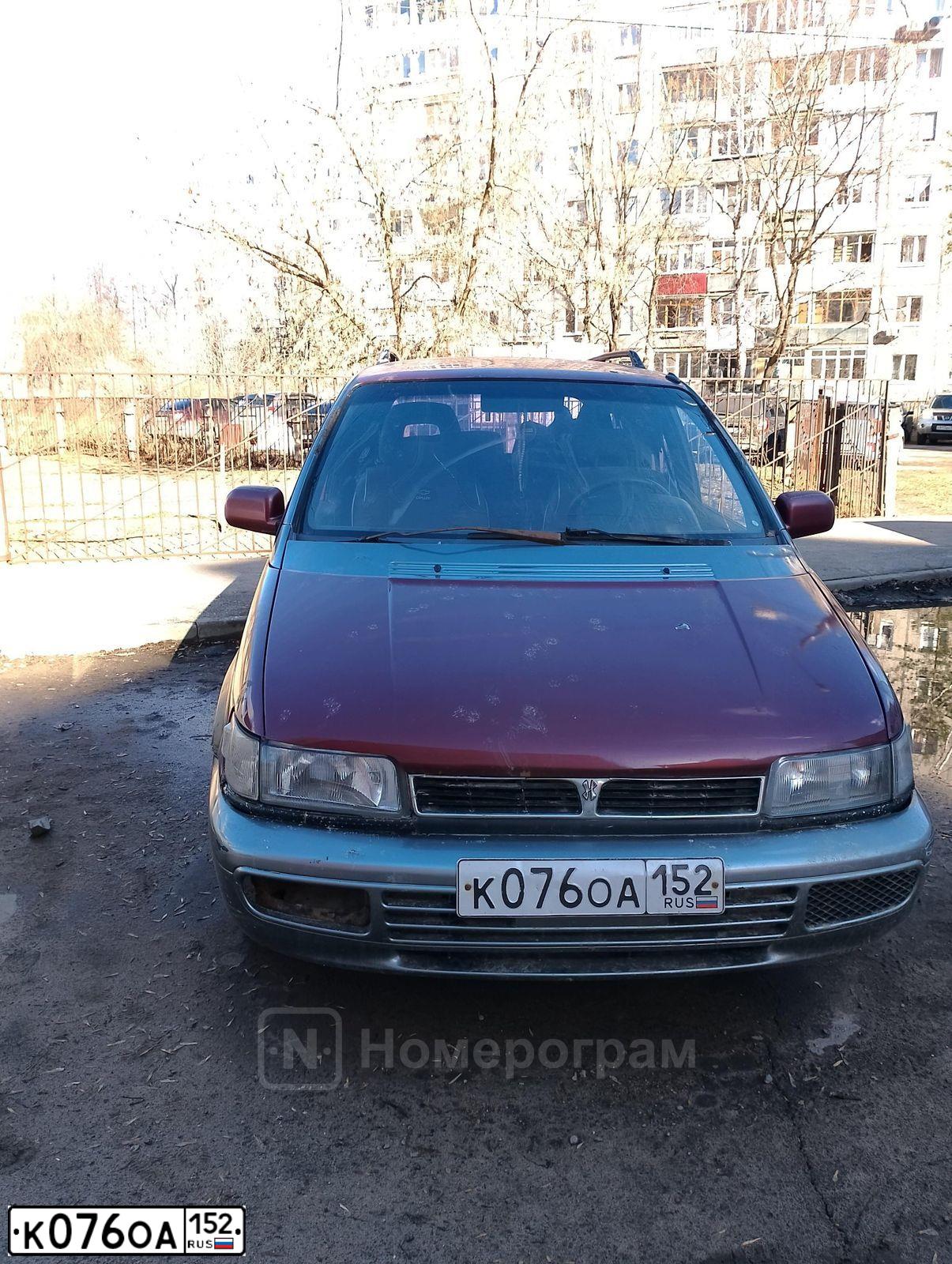 Фото автомобиля HYUNDAI SANTAMO, 1999 — госномер К076ОА152. Цвет: ВИШНЕВЫЙ