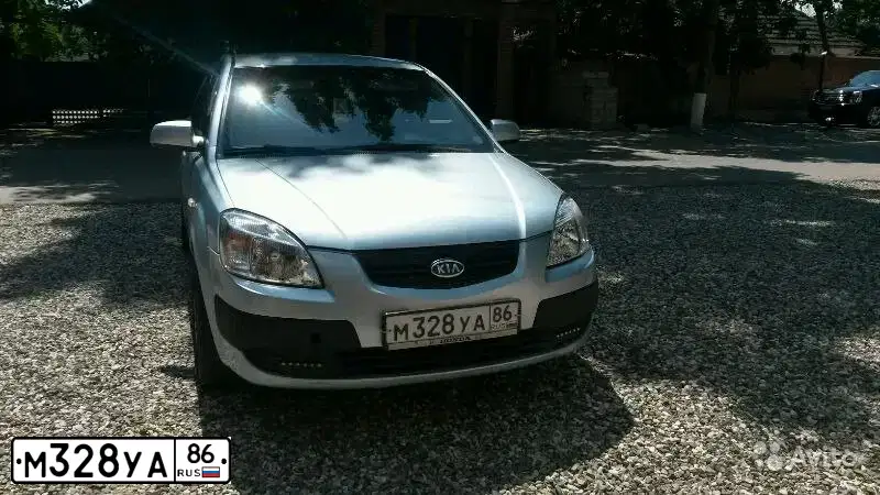 Фото автомобиля KIA RIO, 2006 — госномер Р803ВХ126. Цвет: голубой