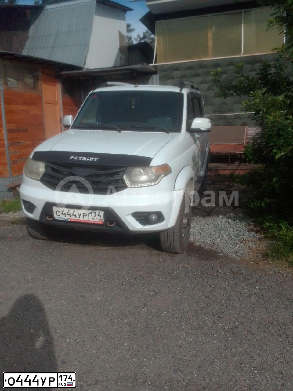 Фото автомобиля UAZ 3163 PATRIOT, 2016 — госномер О444УР174. Цвет: Белый