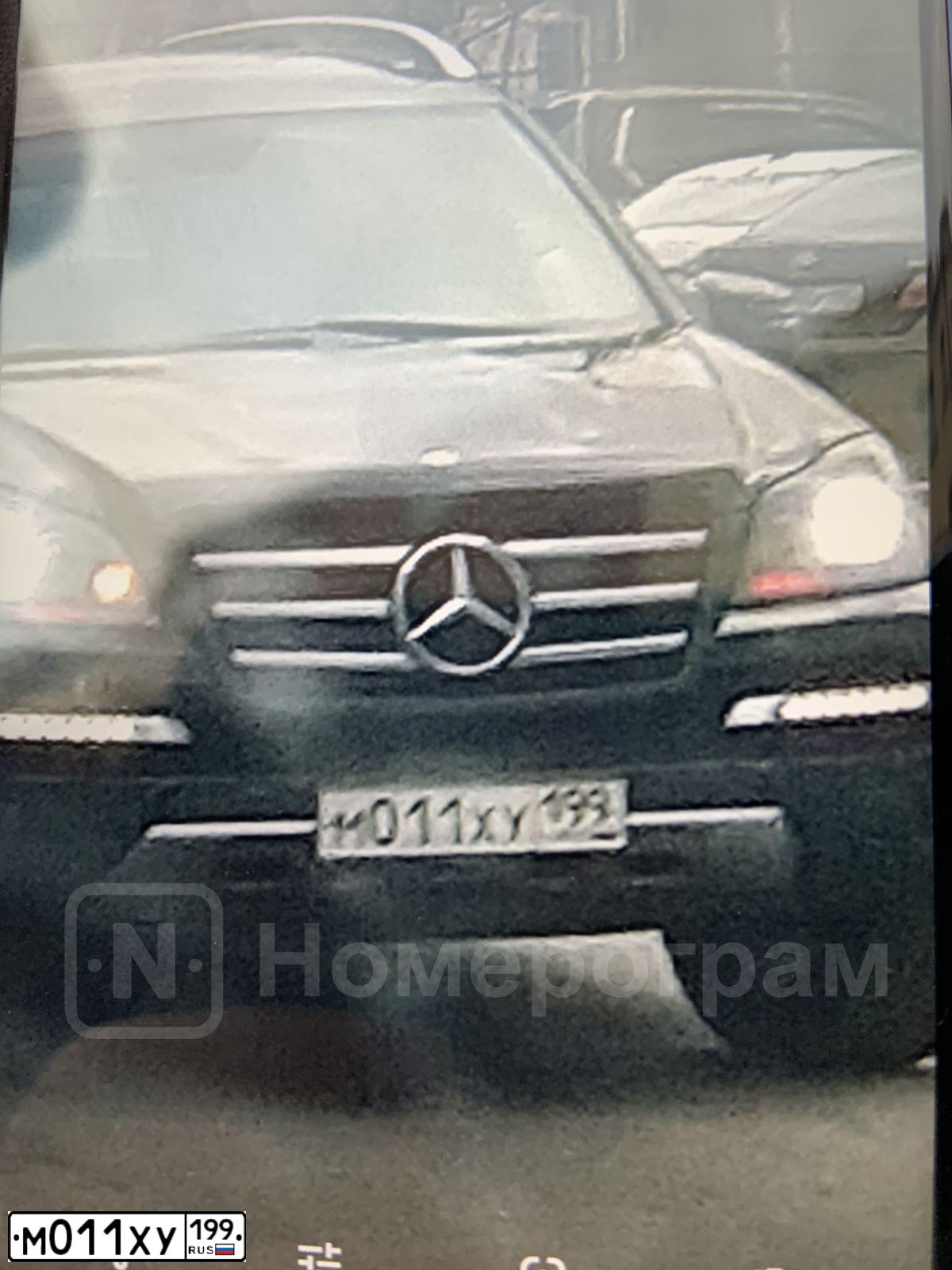 Фото автомобиля MERCEDES GL-KLASSE, 2010 — госномер Т523УС777. Цвет: ЧЕРНЫЙ