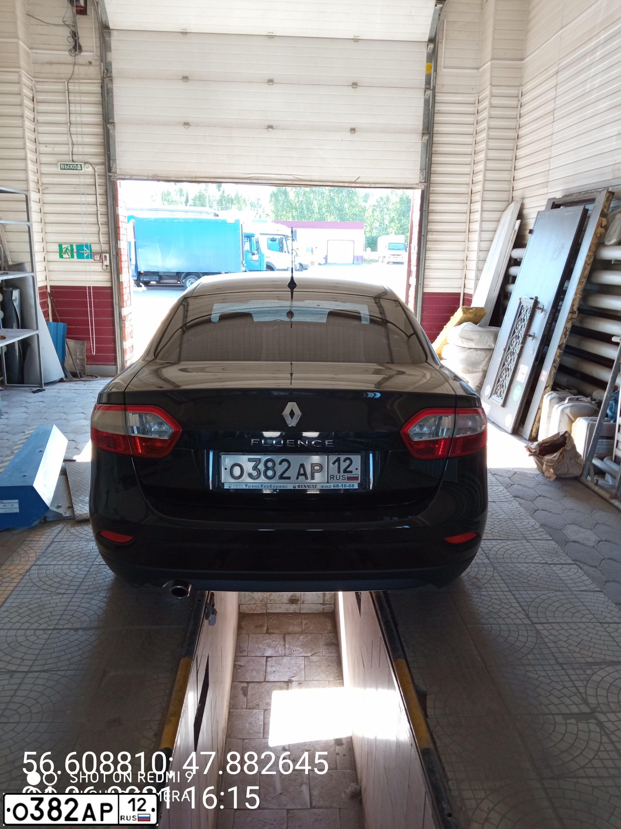 Фото автомобиля RENAULT FLUENCE, 2011 — госномер О382АР12. Цвет: ЧЕРНЫЙ