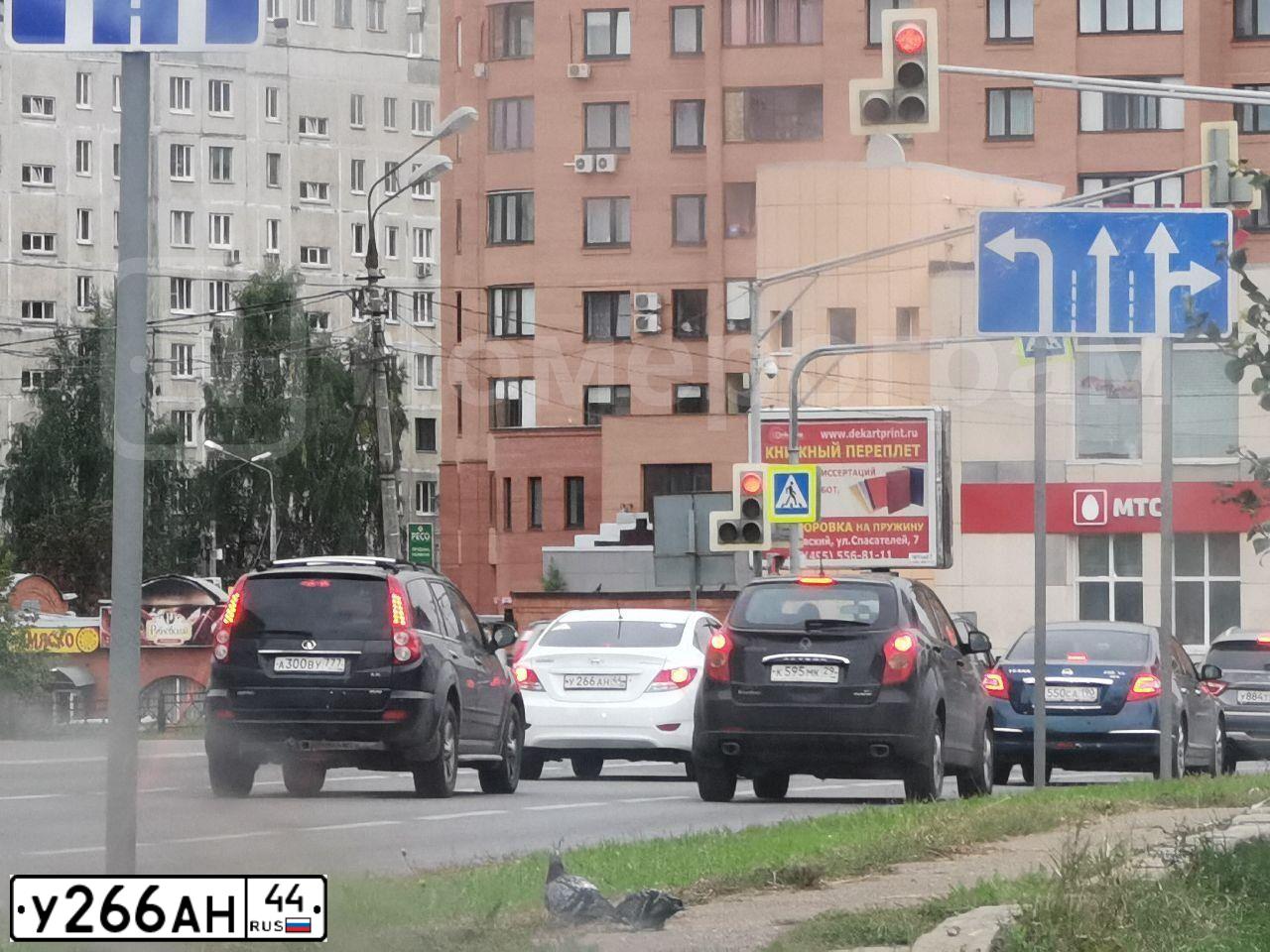 Фото автомобиля KIA SOUL, 2020 — госномер У266АМ44. Цвет: БЕЛЫЙ КРАСНЫЙ
