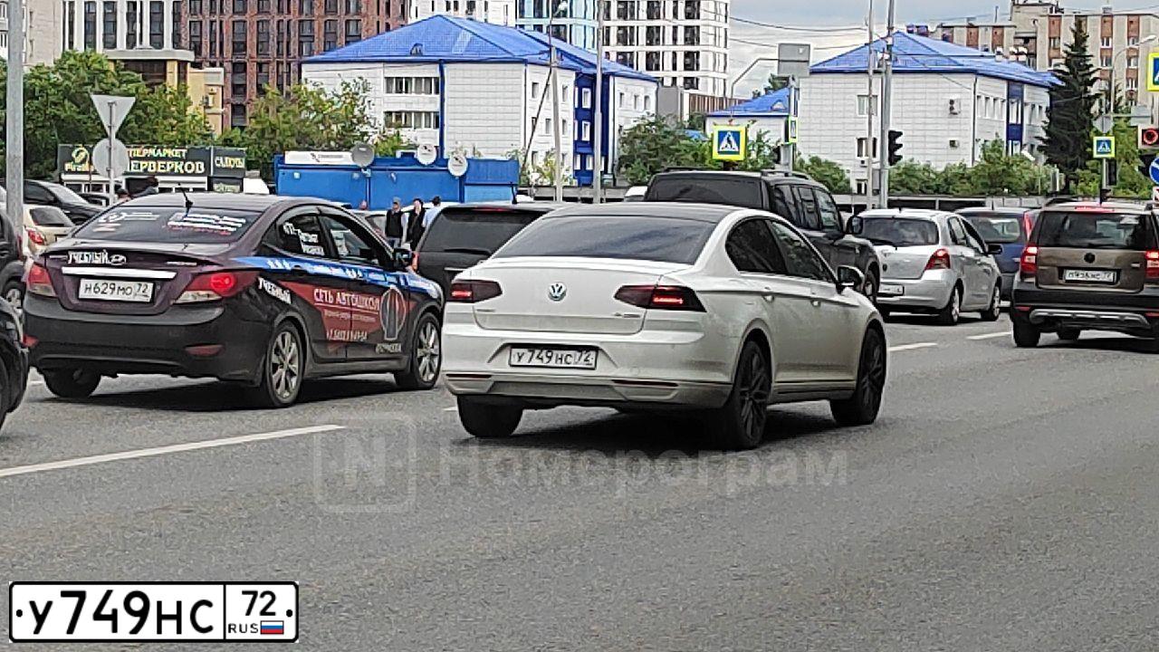 Фото автомобиля VOLKSWAGEN PASSAT, 2016 — госномер А211СН172. Цвет: Белый