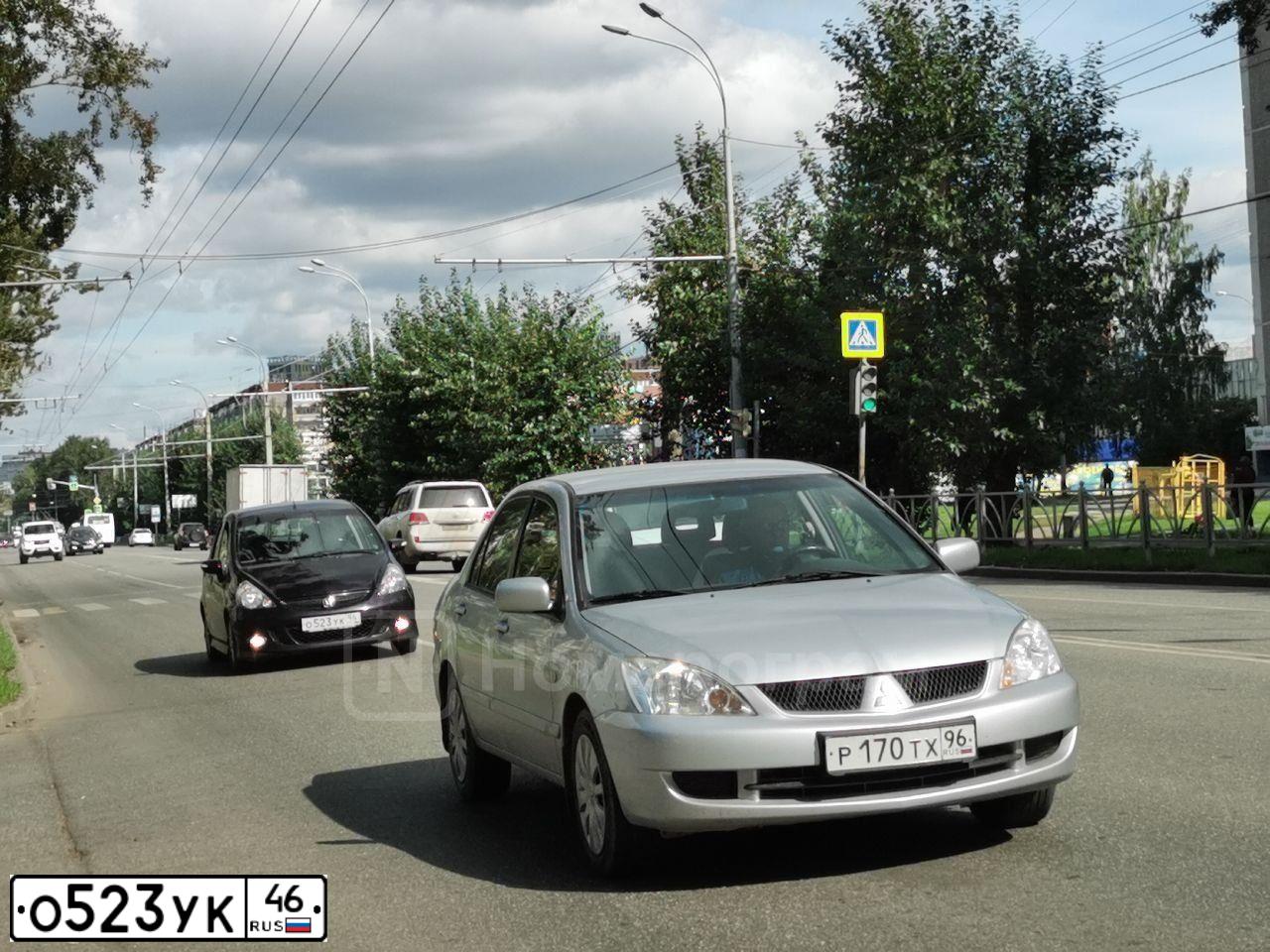 Фото автомобиля CHEVROLET CRUZE, 2010 — госномер О523УК46. Цвет: СИНИЙ МЕТАЛИК