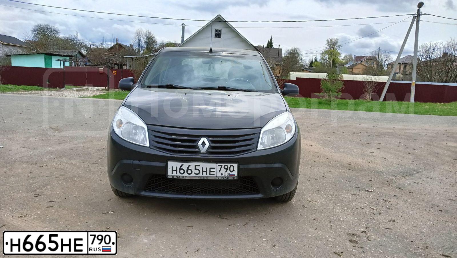 Фото автомобиля RENAULT SANDERO, 2011 — госномер Н665НЕ790. Цвет: ЧЕРНЫЙ