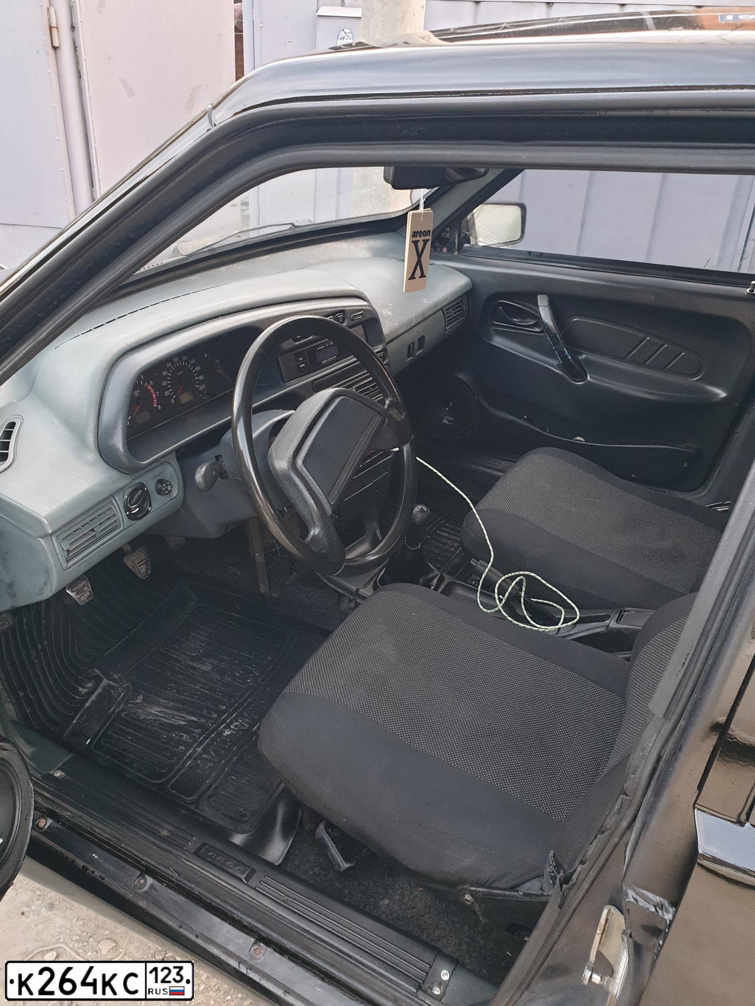 Фото автомобиля LADA 2114, 2007 — госномер У587ВР323. Цвет: ЧЕРНЫЙ