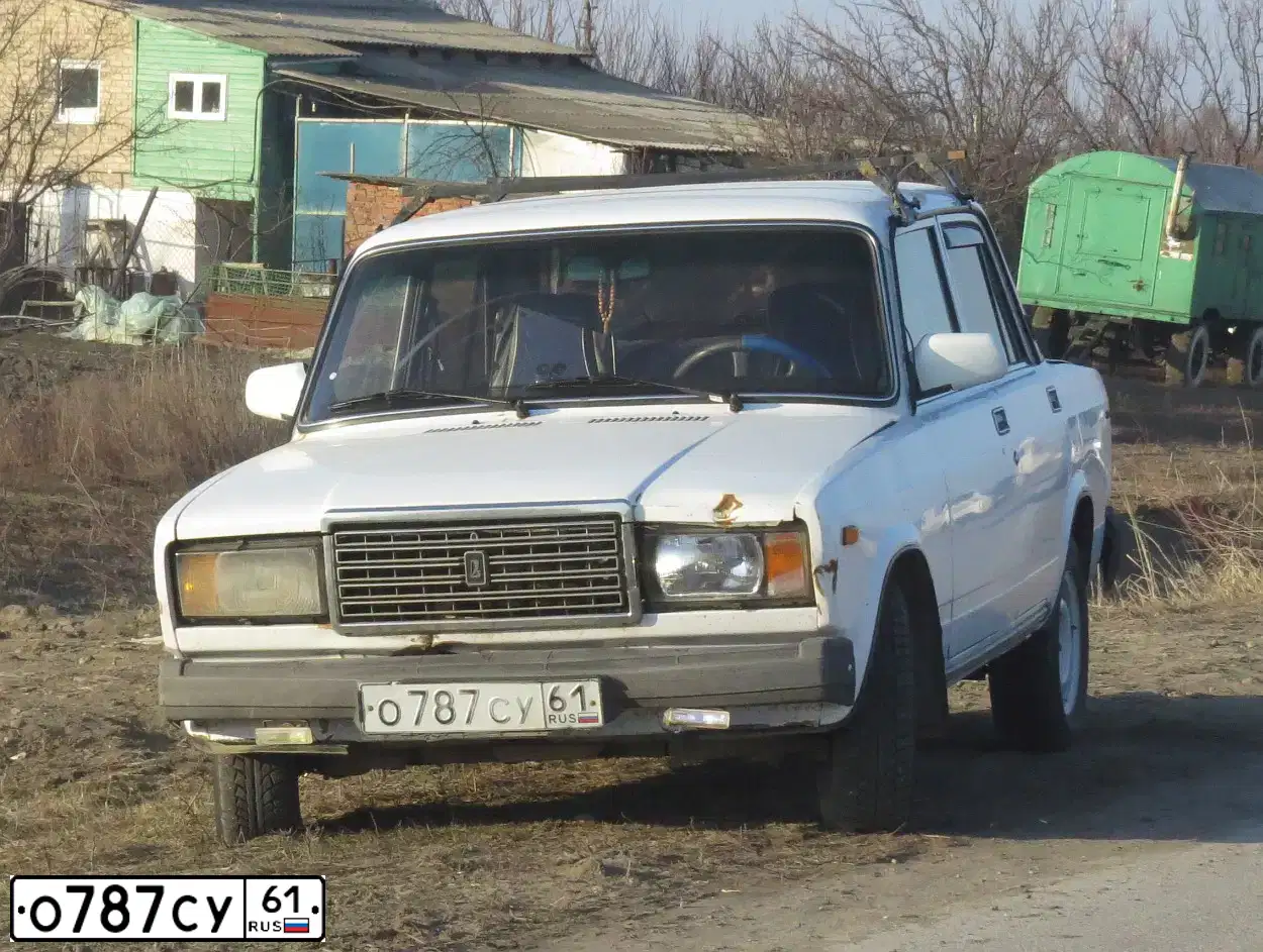 Фото автомобиля LADA 2107, 2005 — госномер О787СУ61. Цвет: БЕЛЫЙ ЯРКИЙ