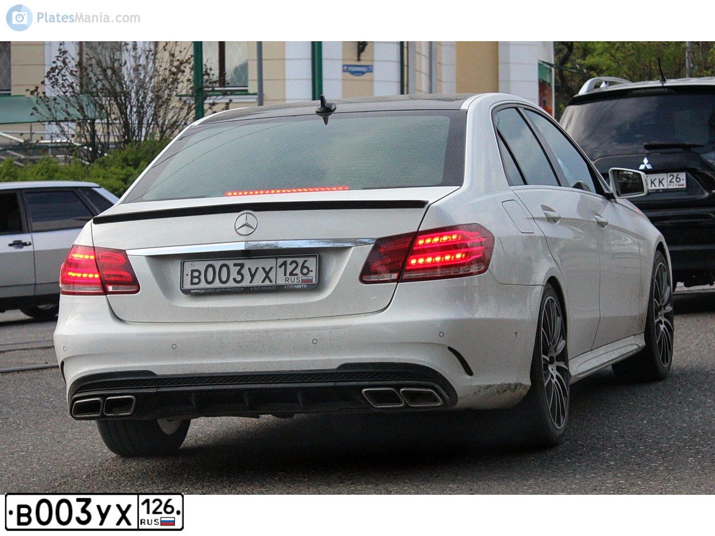 Фото автомобиля MERCEDES E-KLASSE, 2010 — госномер Е264ХР126. Цвет: ЧЕРНЫЙ