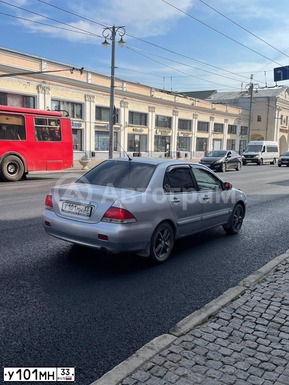 Фото автомобиля LADA 2112 LADA, 2002 — госномер Х161ММ33. Цвет: СВЕТЛО-СЕРЕБРИСТЫЙ МЕТАЛЛ