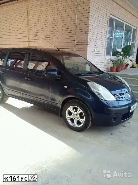 Фото автомобиля NISSAN NOTE, 2006 — госномер К161УС93. Цвет: ТЕМНО-СИНИЙ