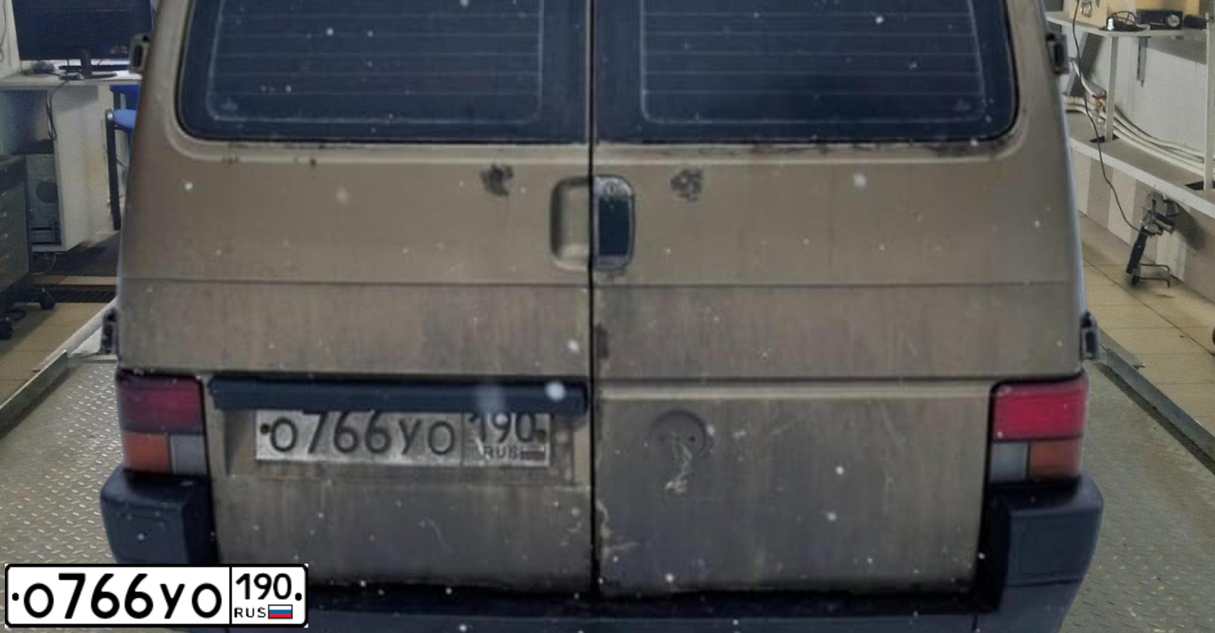 Фото автомобиля VOLKSWAGEN CARAVELLE, 1992 — госномер М655КН198. Цвет: Коричневый