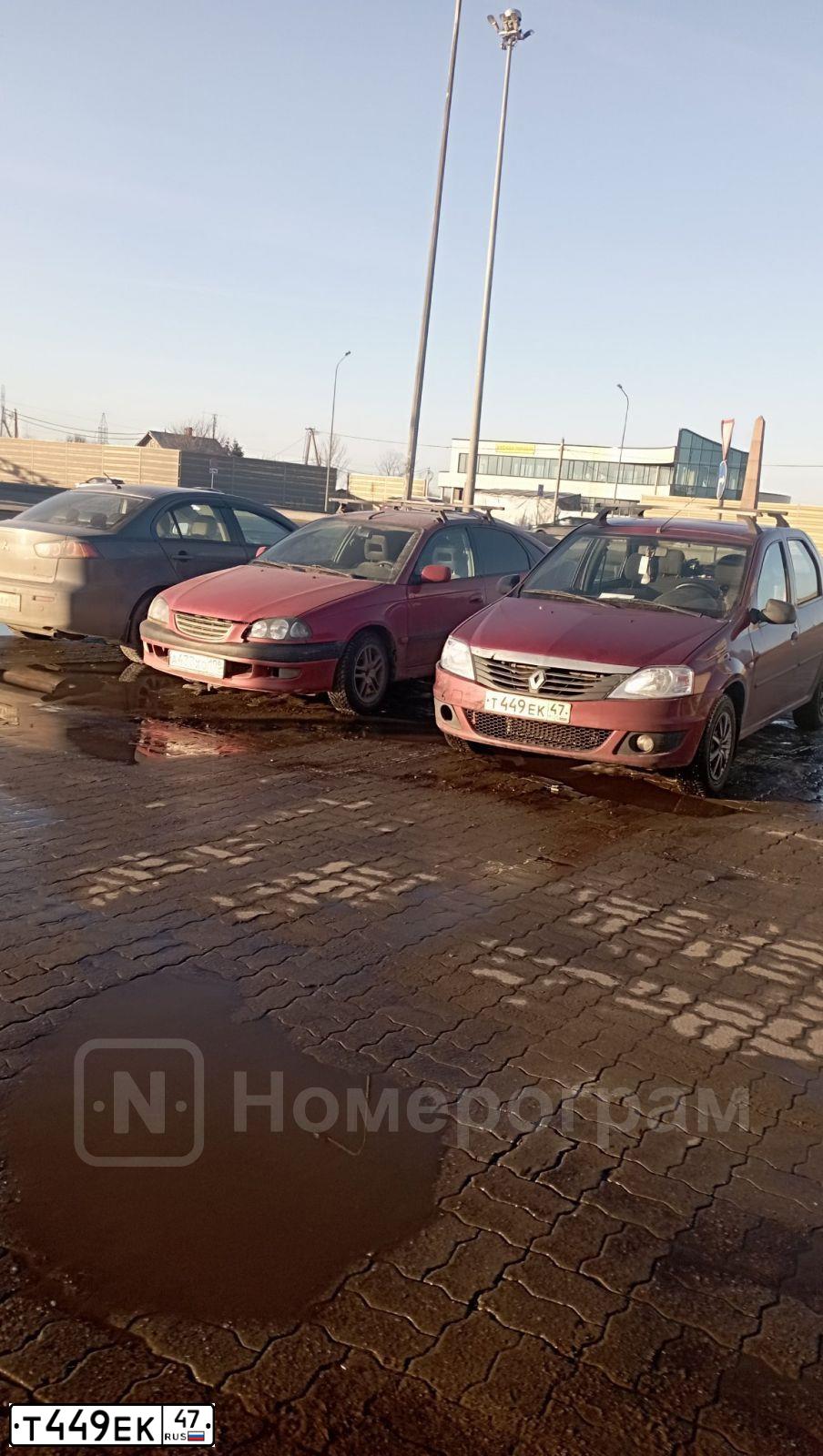 Фото автомобиля RENAULT LOGAN, 2010 — госномер Т449ЕК47. Цвет: Красный