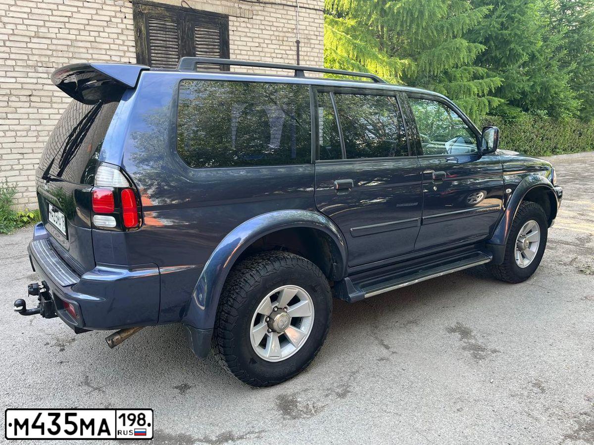 Фото автомобиля MITSUBISHI PAJERO SPORT, 2007 — госномер М435МА198. Цвет: синий