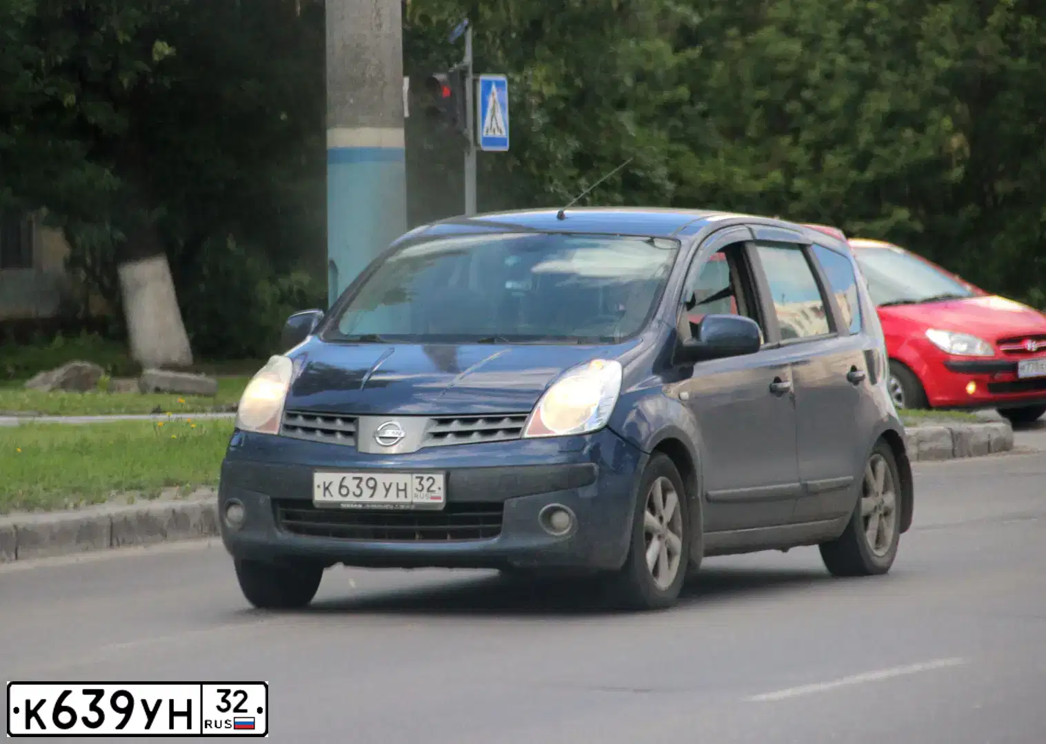 Фото автомобиля NISSAN NOTE, 2007 — госномер У916РР177. Цвет: ТЕМНО-СИНИЙ