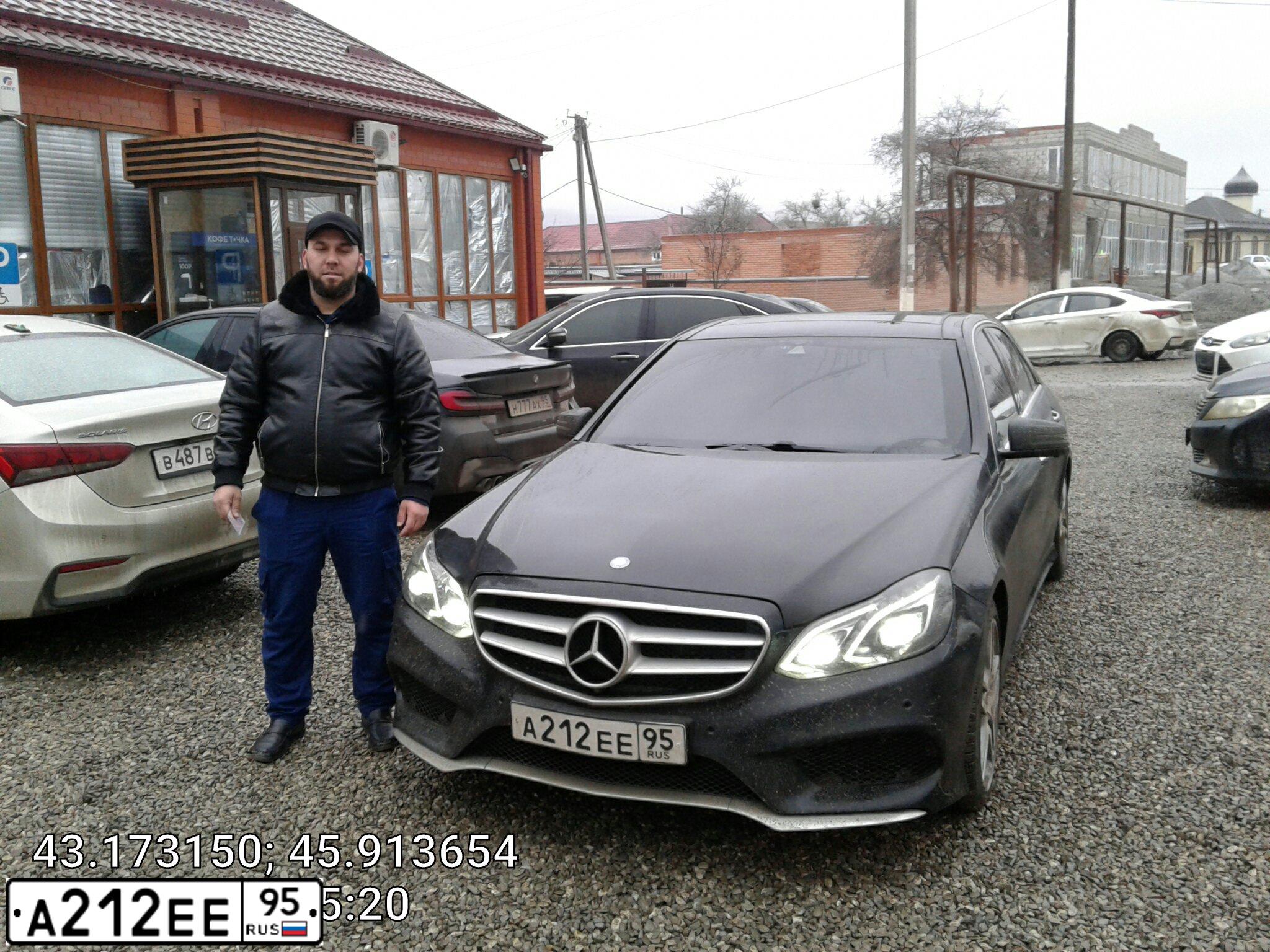 Фото автомобиля MERCEDES E-KLASSE, 2014 — госномер К737ВА95. Цвет: ЧЕРНЫЙ