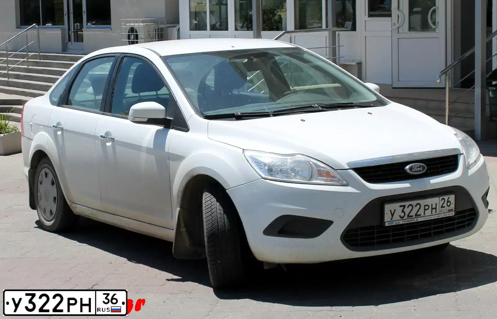 Фото автомобиля TOYOTA COROLLA, 1995 — госномер Т846СР36. Цвет: СЕРЫЙ