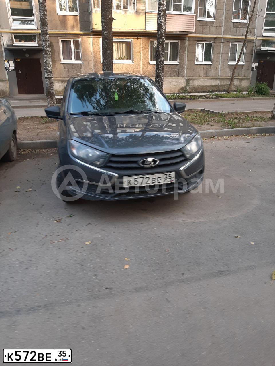 Фото автомобиля LADA 2190 GRANTA, 2018 — госномер К572ВЕ35. Цвет: СЕРЕБРИСТО-ТЕМНО СЕРЫЙ