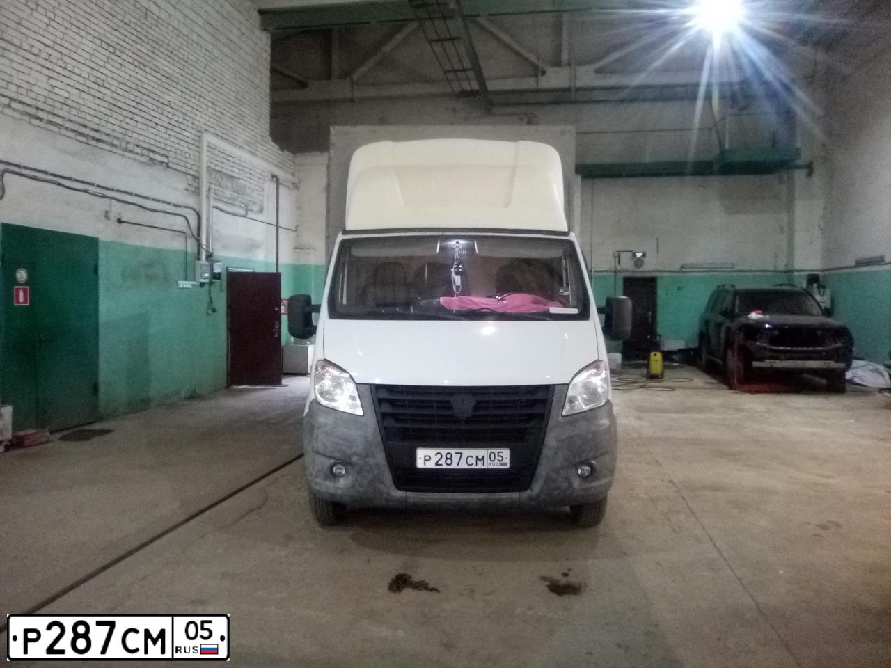 Фото автомобиля GAZ EL NEXT, 2015 — госномер В621НР30. Цвет: Белый