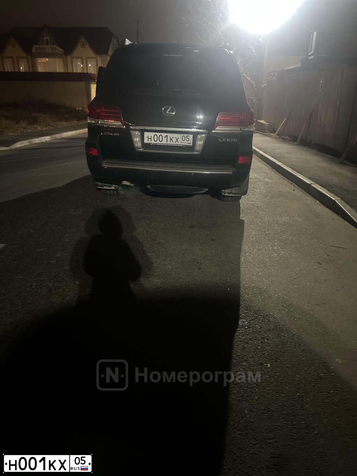Фото автомобиля LEXUS S LX, 2012 — госномер В777ЕС750. Цвет: ЧЕРНЫЙ