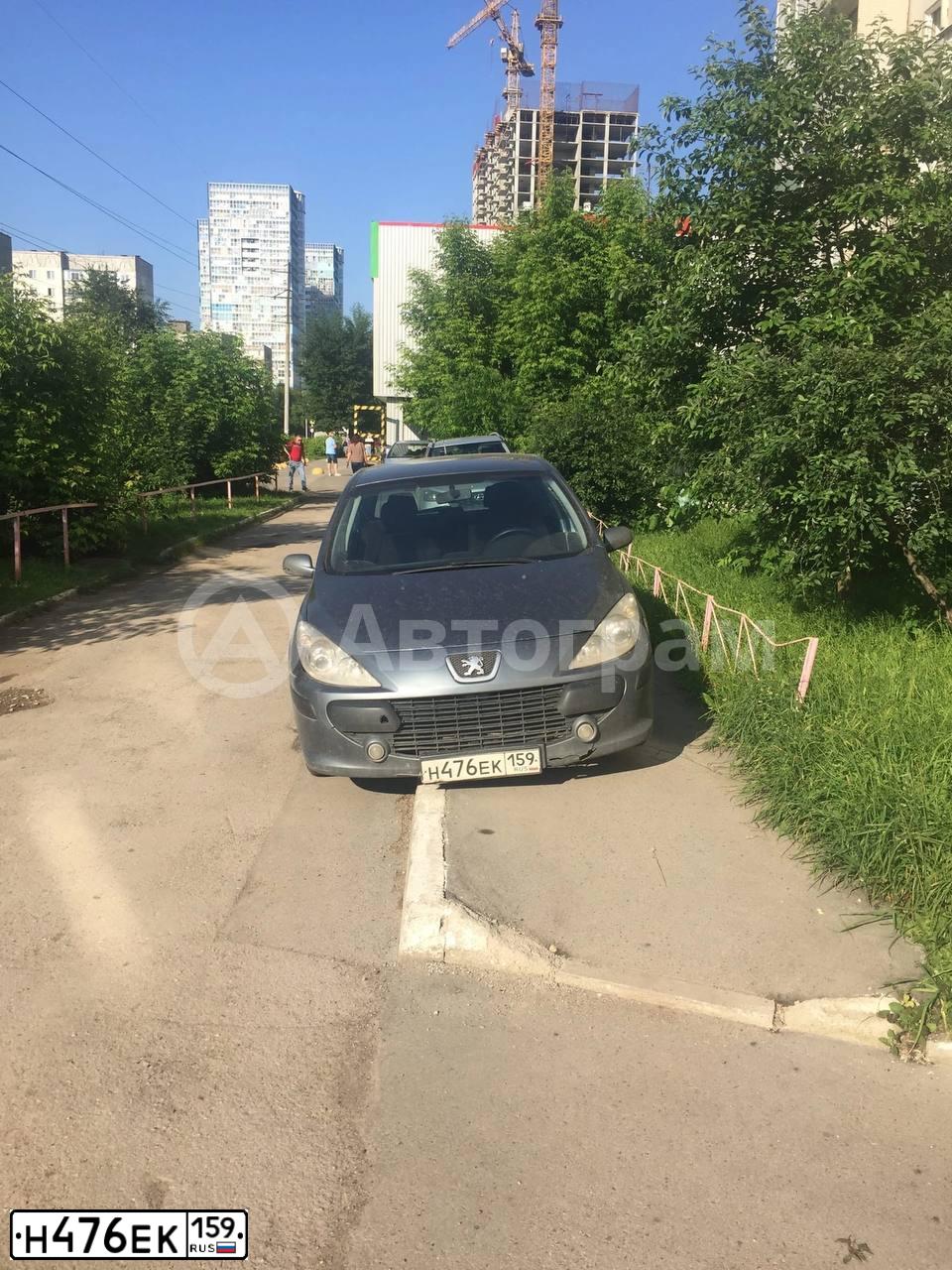 Фото автомобиля PEUGEOT 307, 2007 — госномер Н476ЕК159. Цвет: Серый