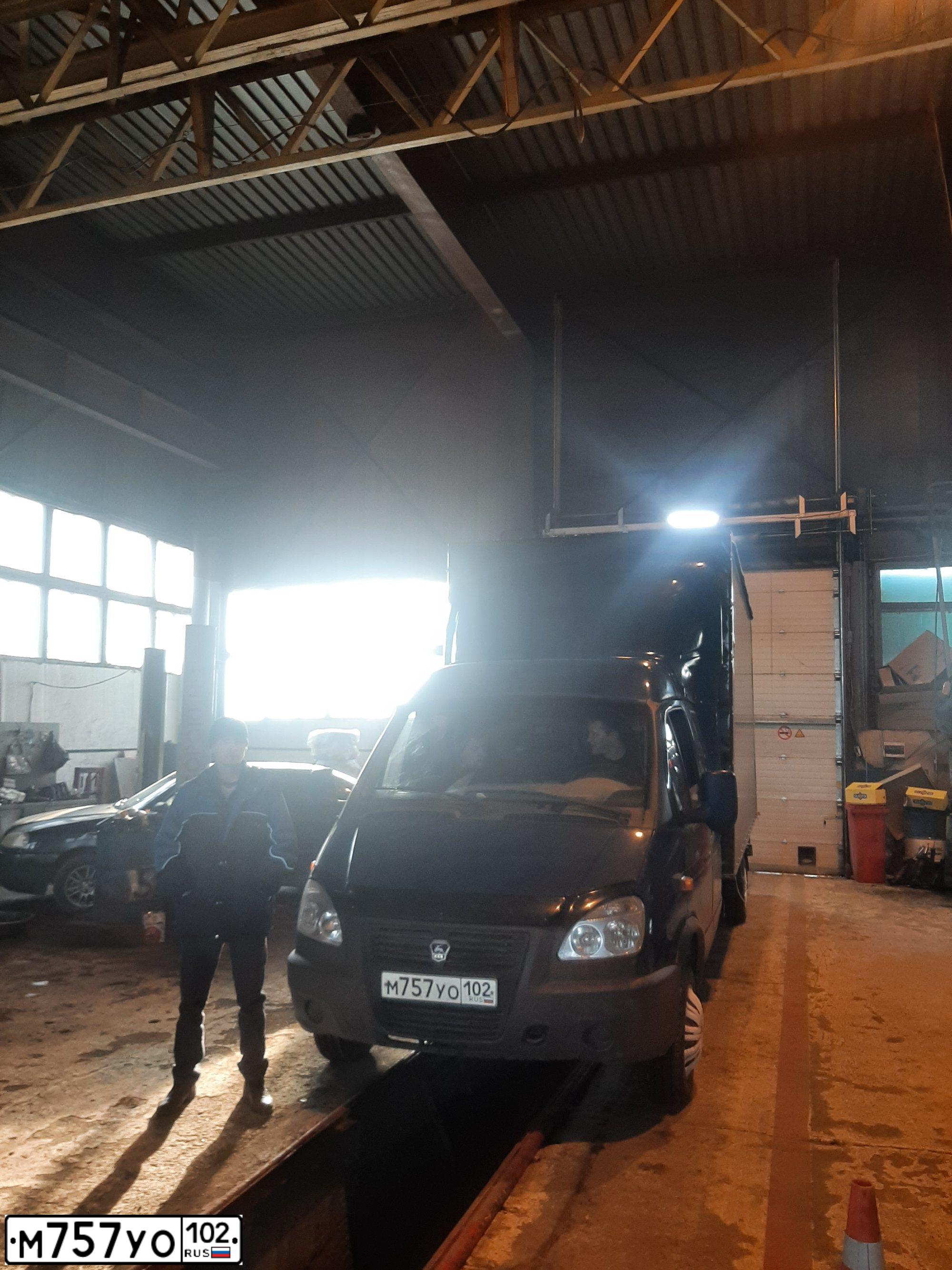 Фото автомобиля GAZ 3302, 2008 — госномер Е480ВО156. Цвет: Темно-синий