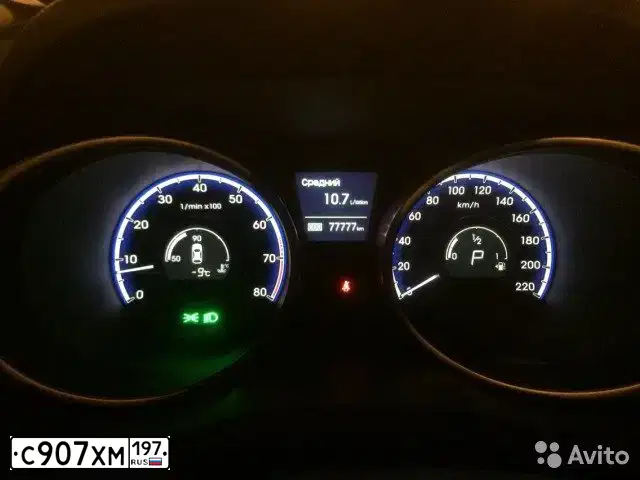 Фото автомобиля HYUNDAI IX35, 2012 — госномер Н479СР76. Цвет: Коричневый