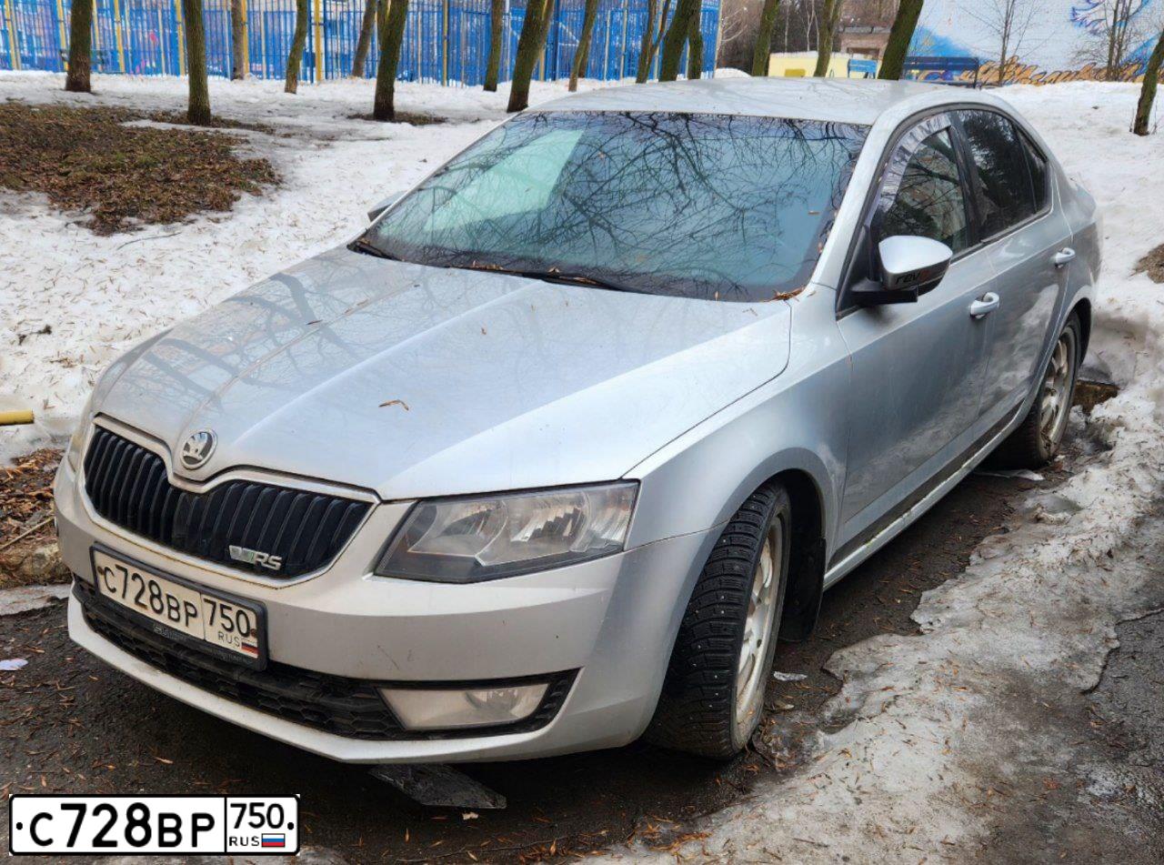 Фото автомобиля SKODA OCTAVIA, 2013 — госномер С728ВР750. Цвет: Серебристый