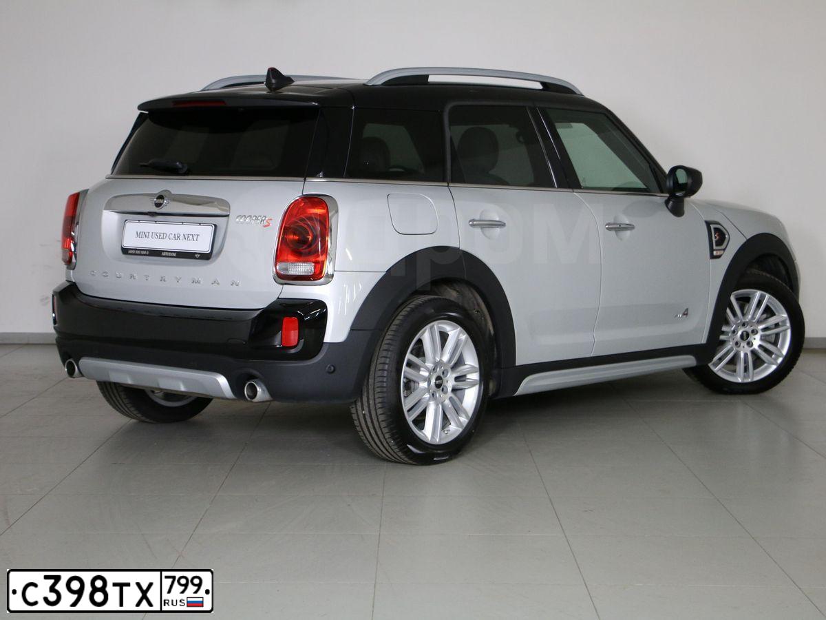 Фото автомобиля MINI MINI, 2020 — госномер М958АЕ198. Цвет: Белый