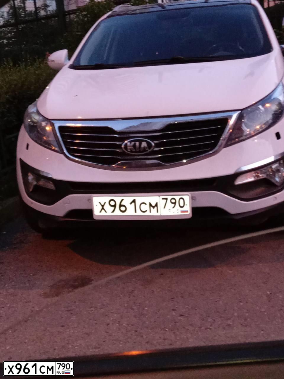 Фото автомобиля KIA SPORTAGE, 2011 — госномер Р030АС47. Цвет: Белый