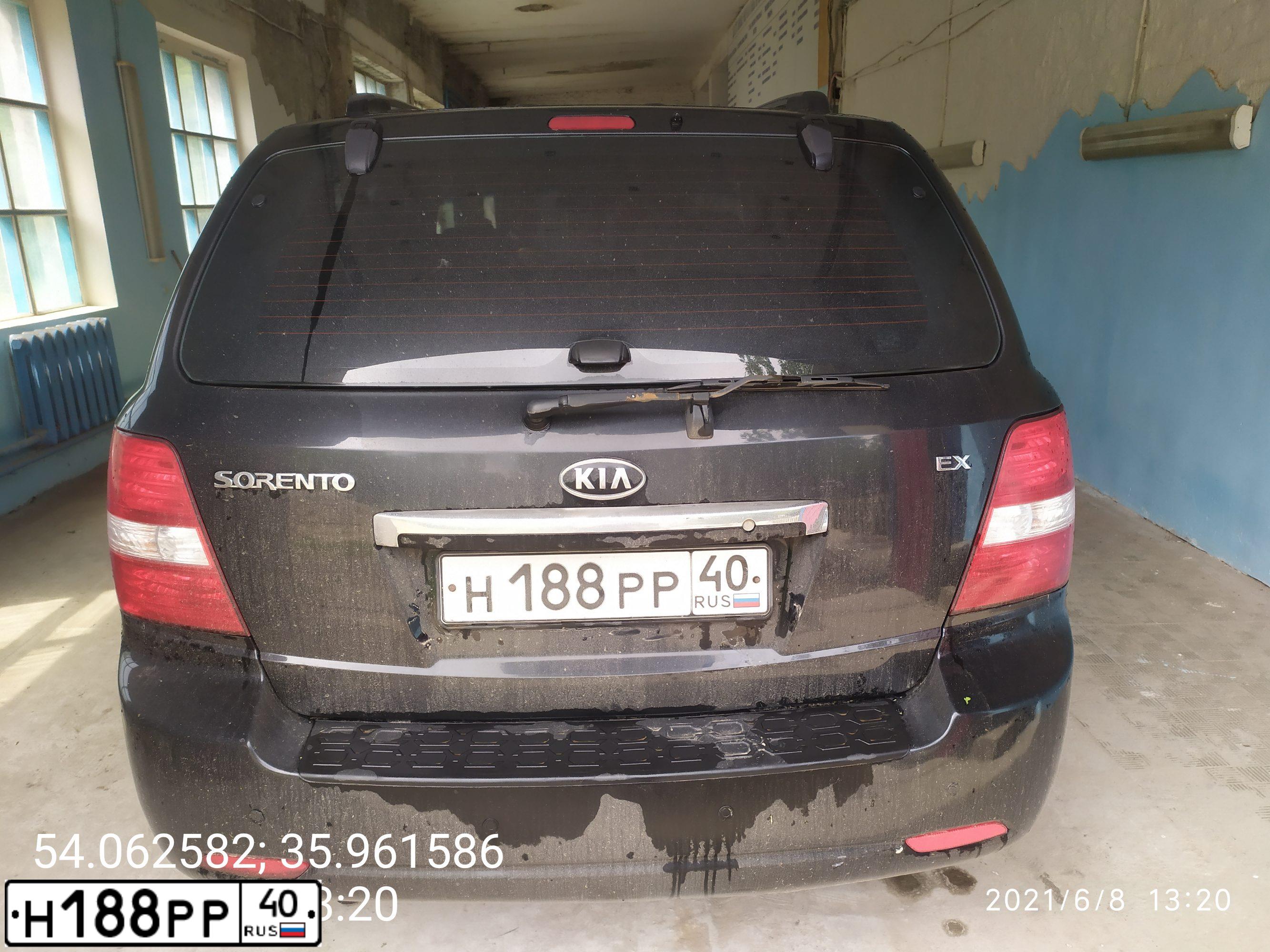 Фото автомобиля KIA SORENTO, 2008 — госномер Е001ОХ40. Цвет: ЧЕРНЫЙ ГРАФИТ(ЧЕРНЫЙ)