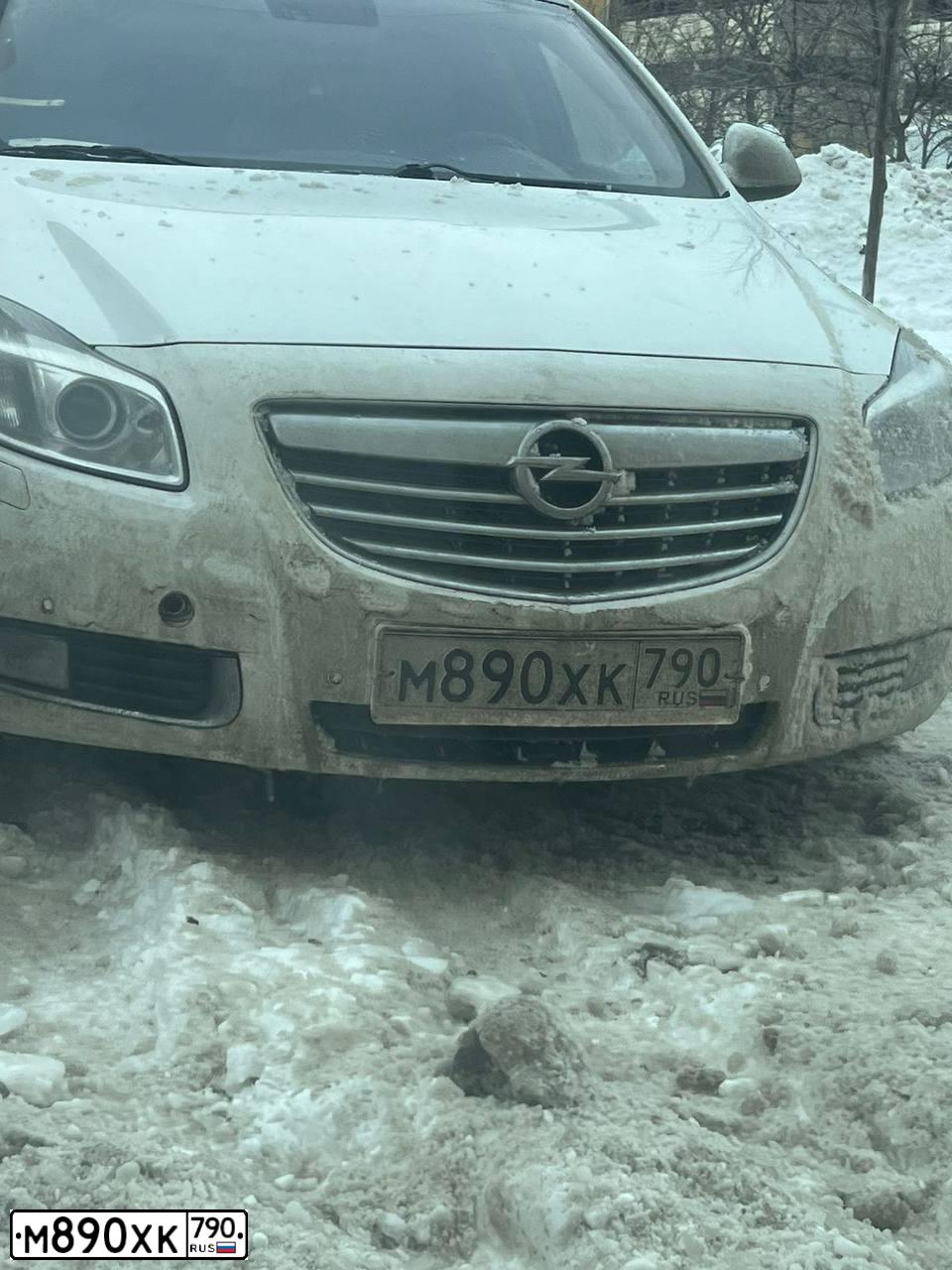 Фото автомобиля OPEL INSIGNIA, 2011 — госномер М896ВМ790. Цвет: Белый
