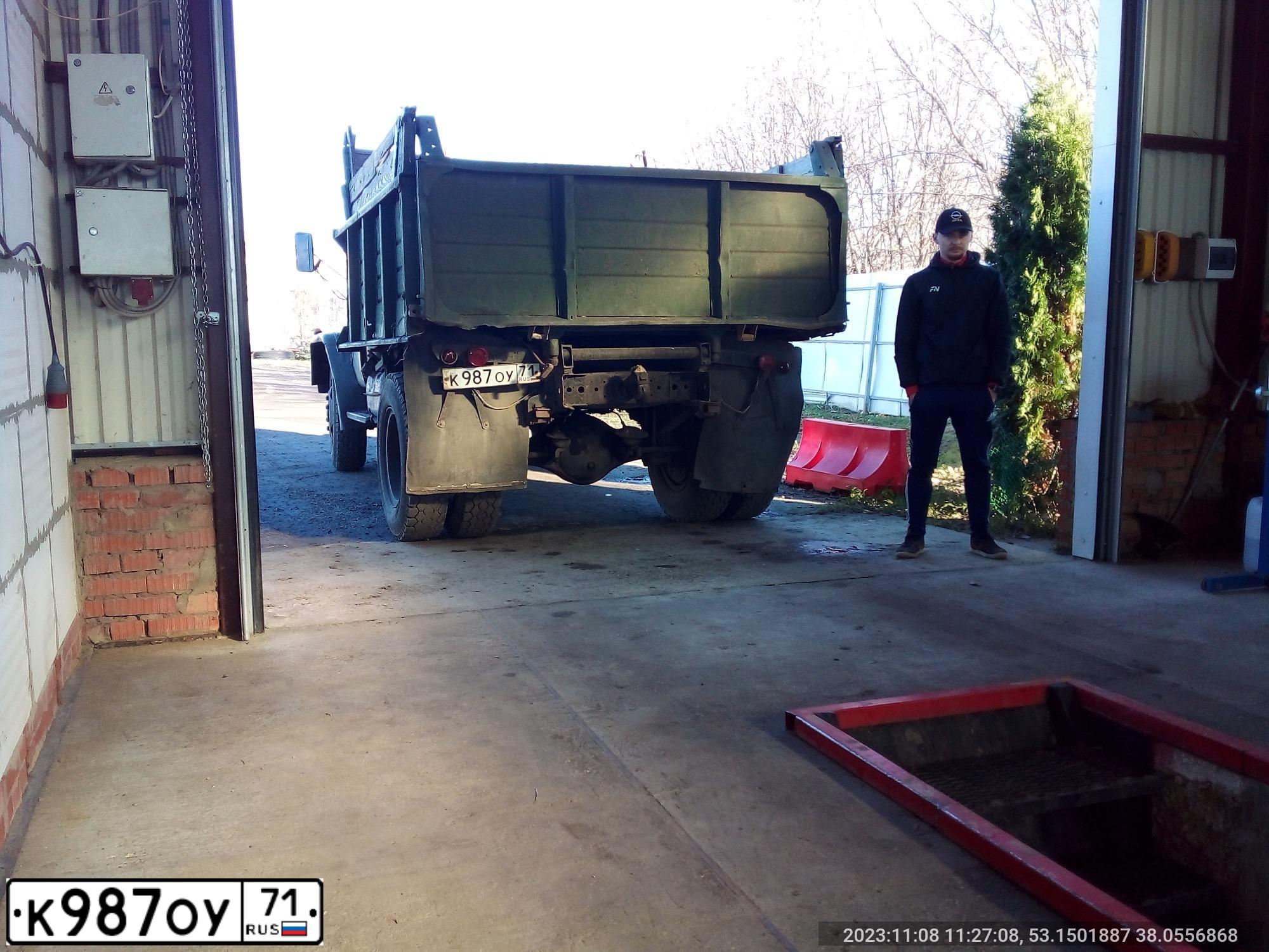 Фото автомобиля ZIL MMZ 4520 /6X4/, 1990 — госномер К987ОУ71. Цвет: ХАКИ