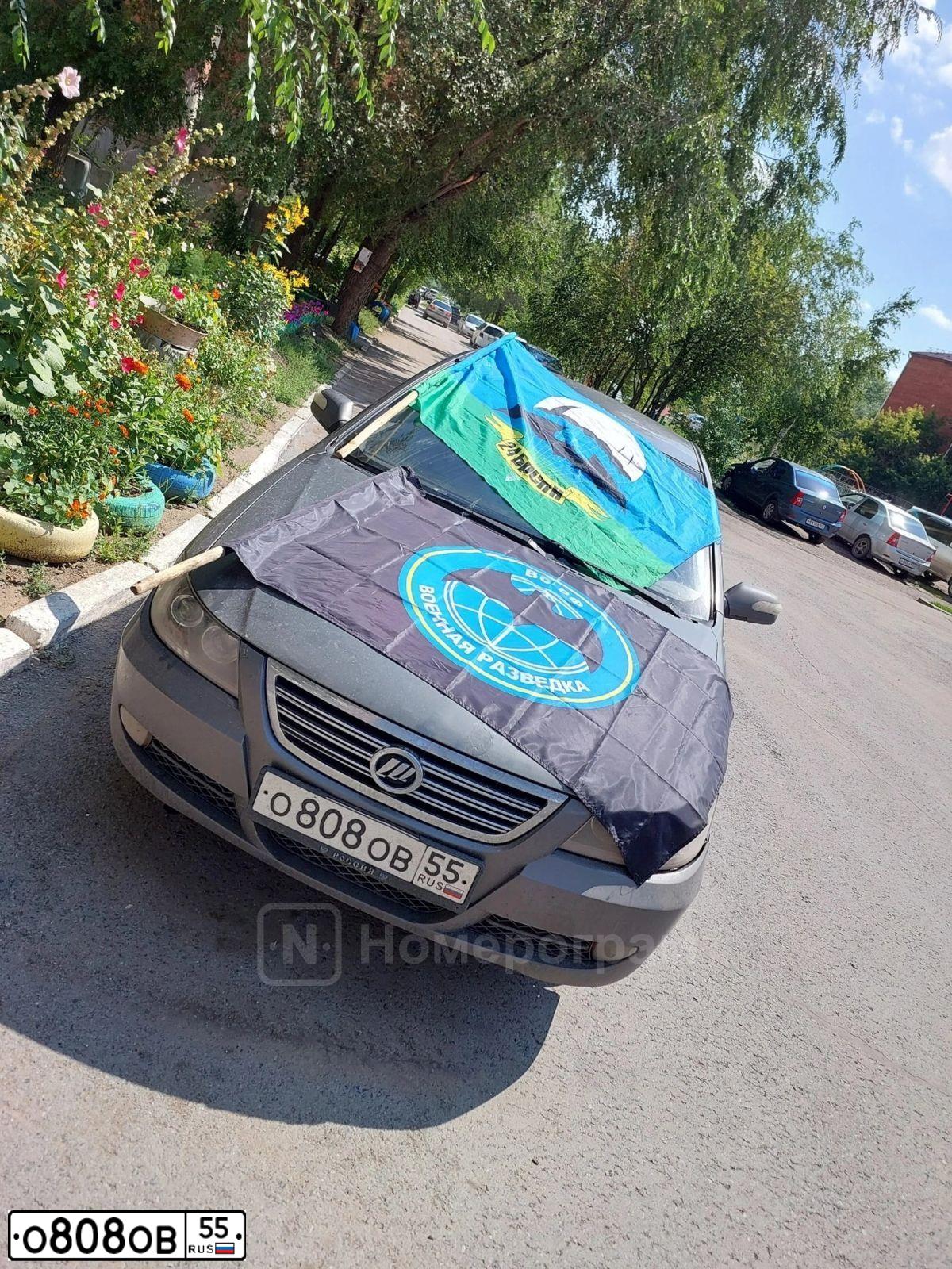 Фото автомобиля CHEVROLET NIVA, 2004 — госномер О808ОВ55. Цвет: ТЕМНО-СИНИЙ МЕТАЛЛ