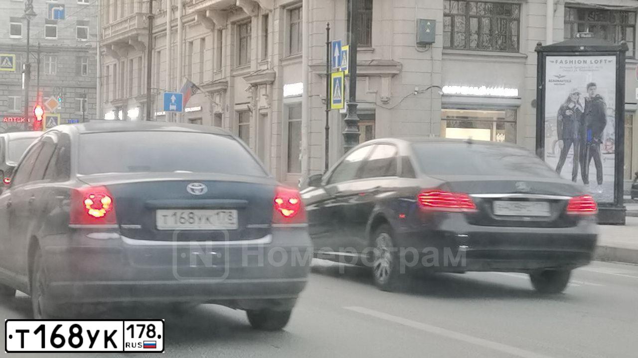 Фото автомобиля FORD TRANSIT, 2002 — госномер М830ЕЕ44. Цвет: Белый